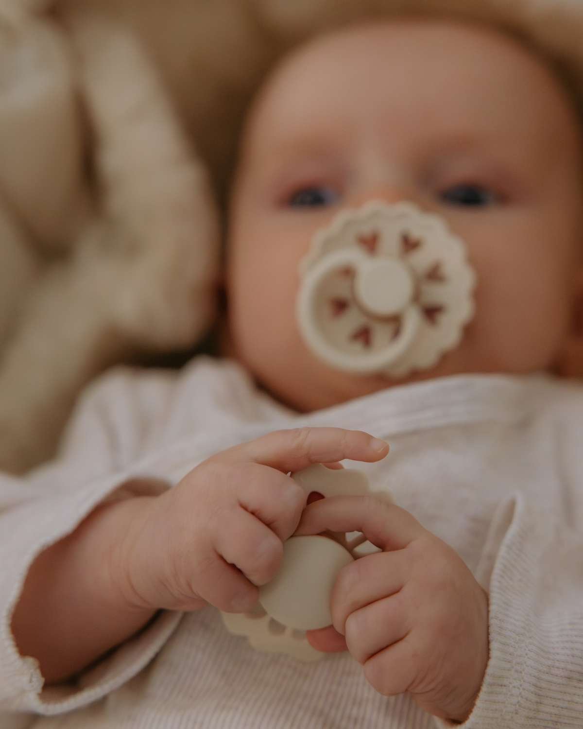 FRIGG smokker Try it Collection 4pk | ​​Baby’s First Pacifier | 0-6 mnd, Floral Heart
