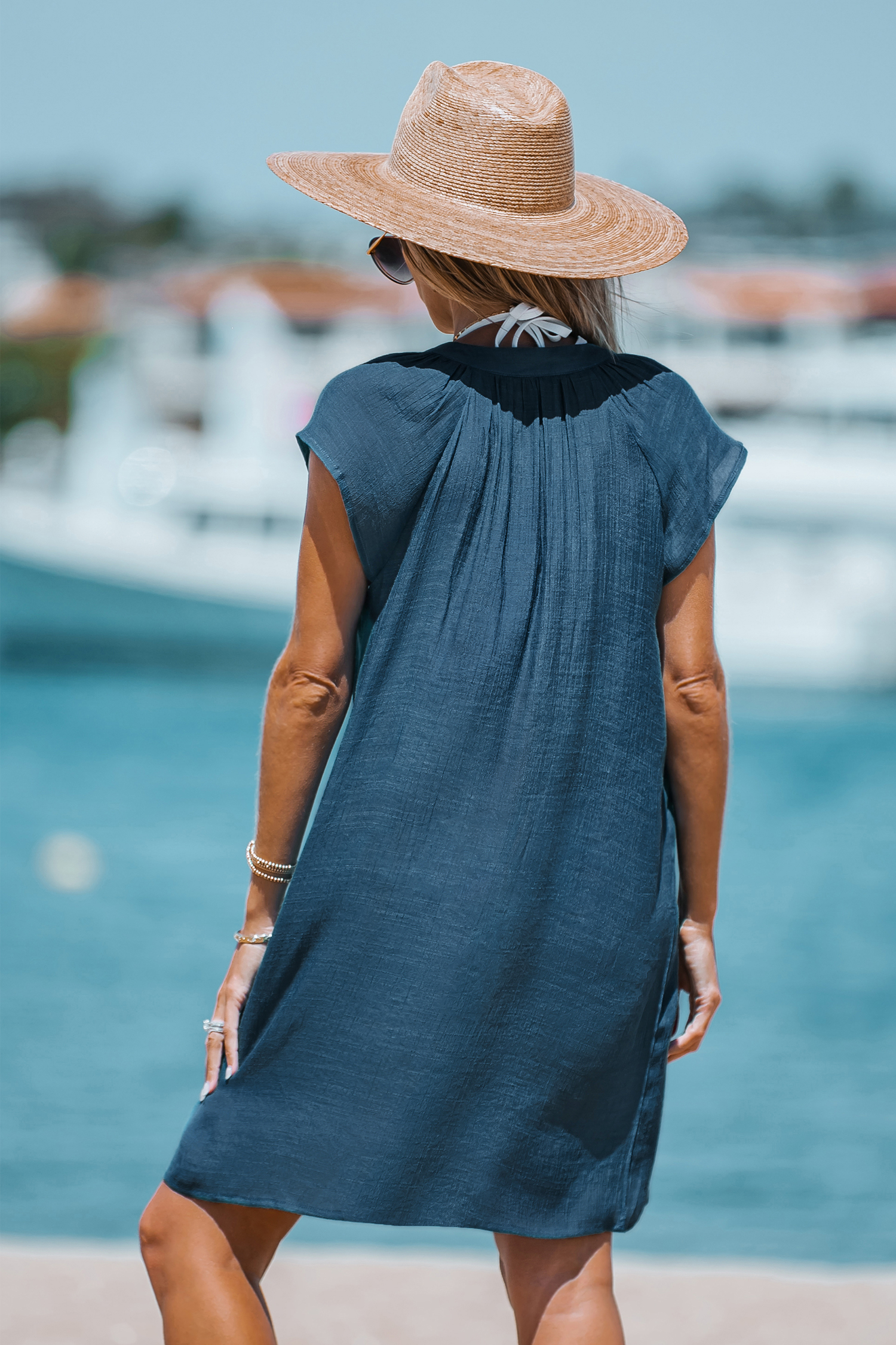 Robe cover up mini droite à col en V et manches courtes