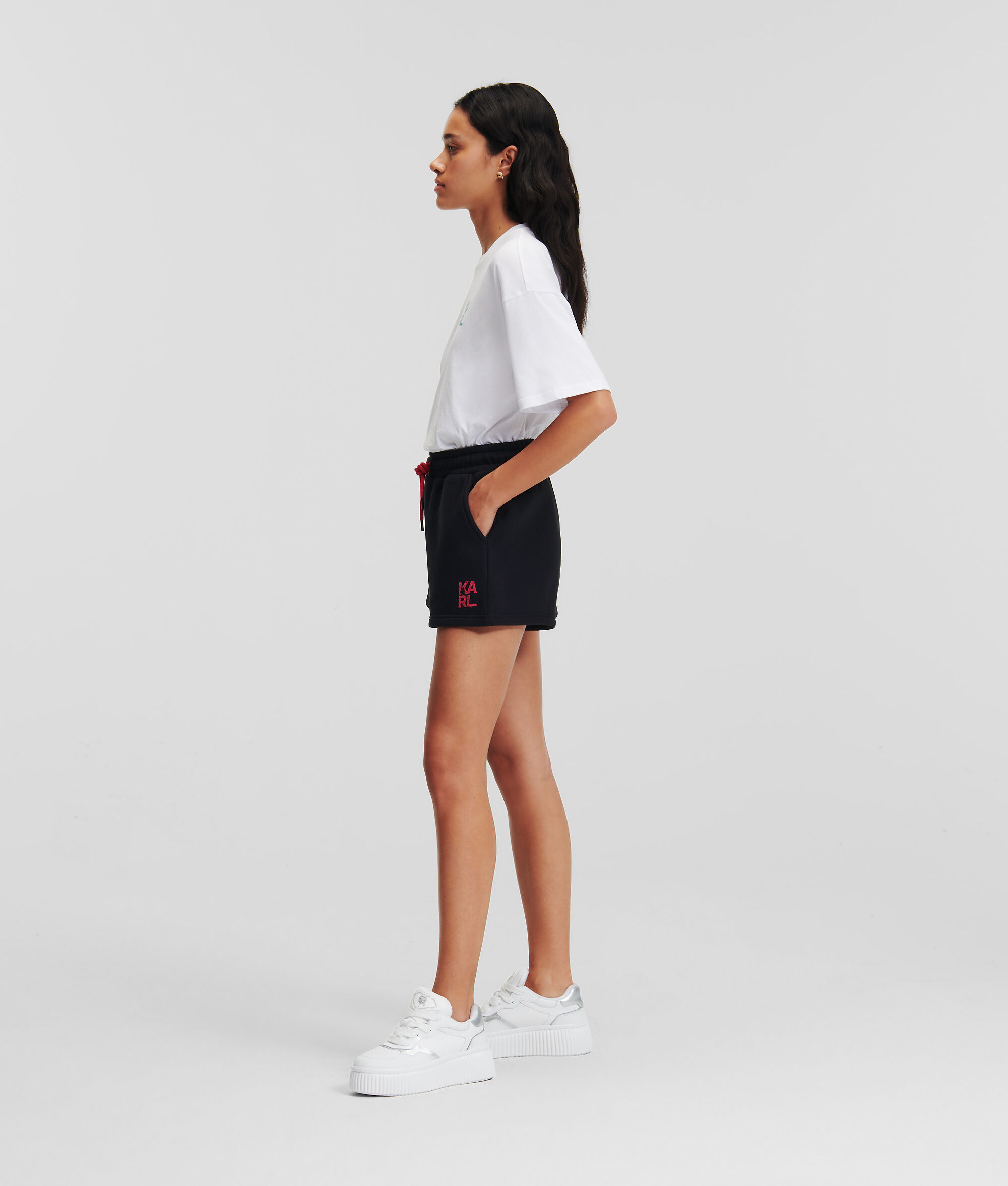 SHORT ATHLEISURE AVEC LOGO KARL