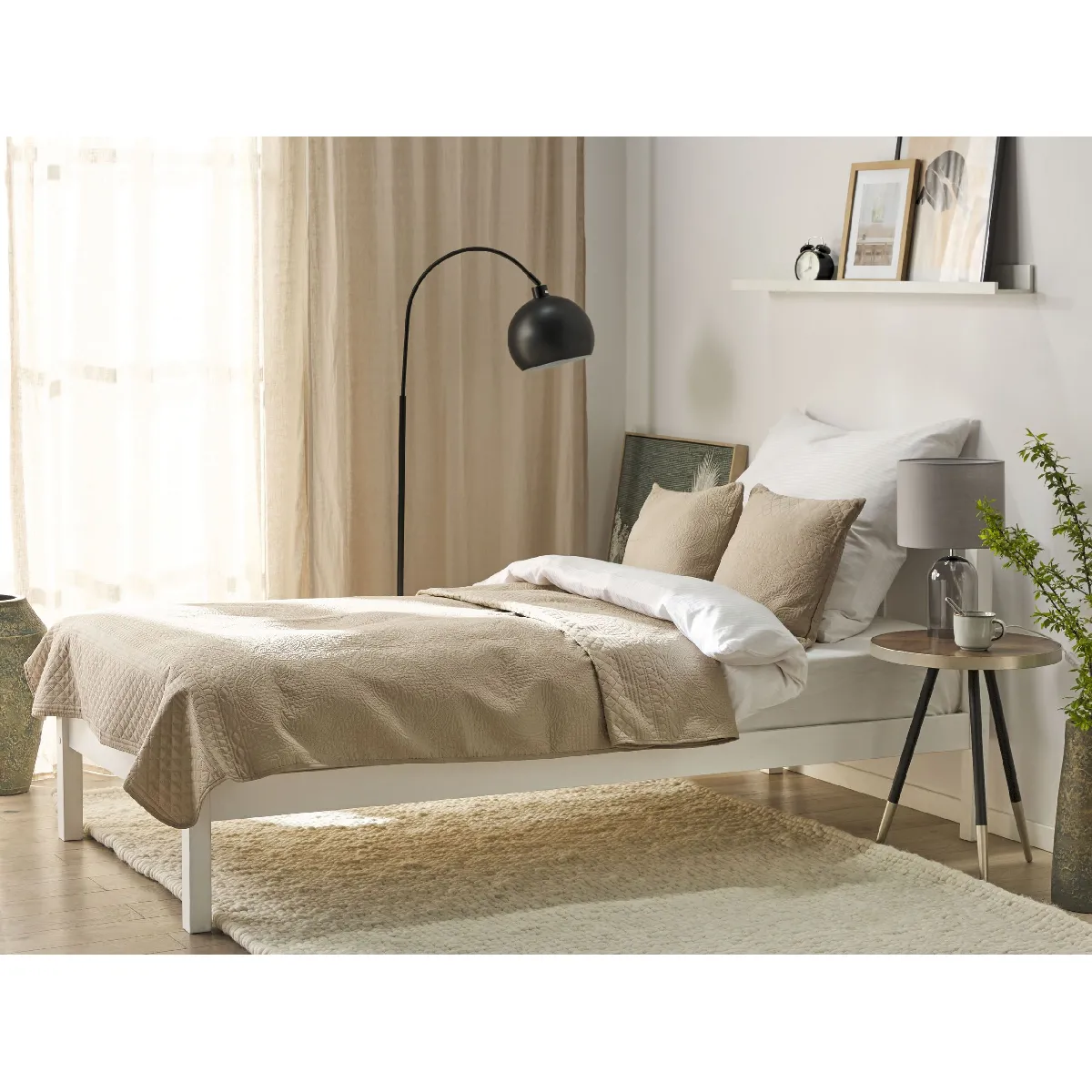 Beliani Couvre-lits avec Coussins SHUSH Taupe