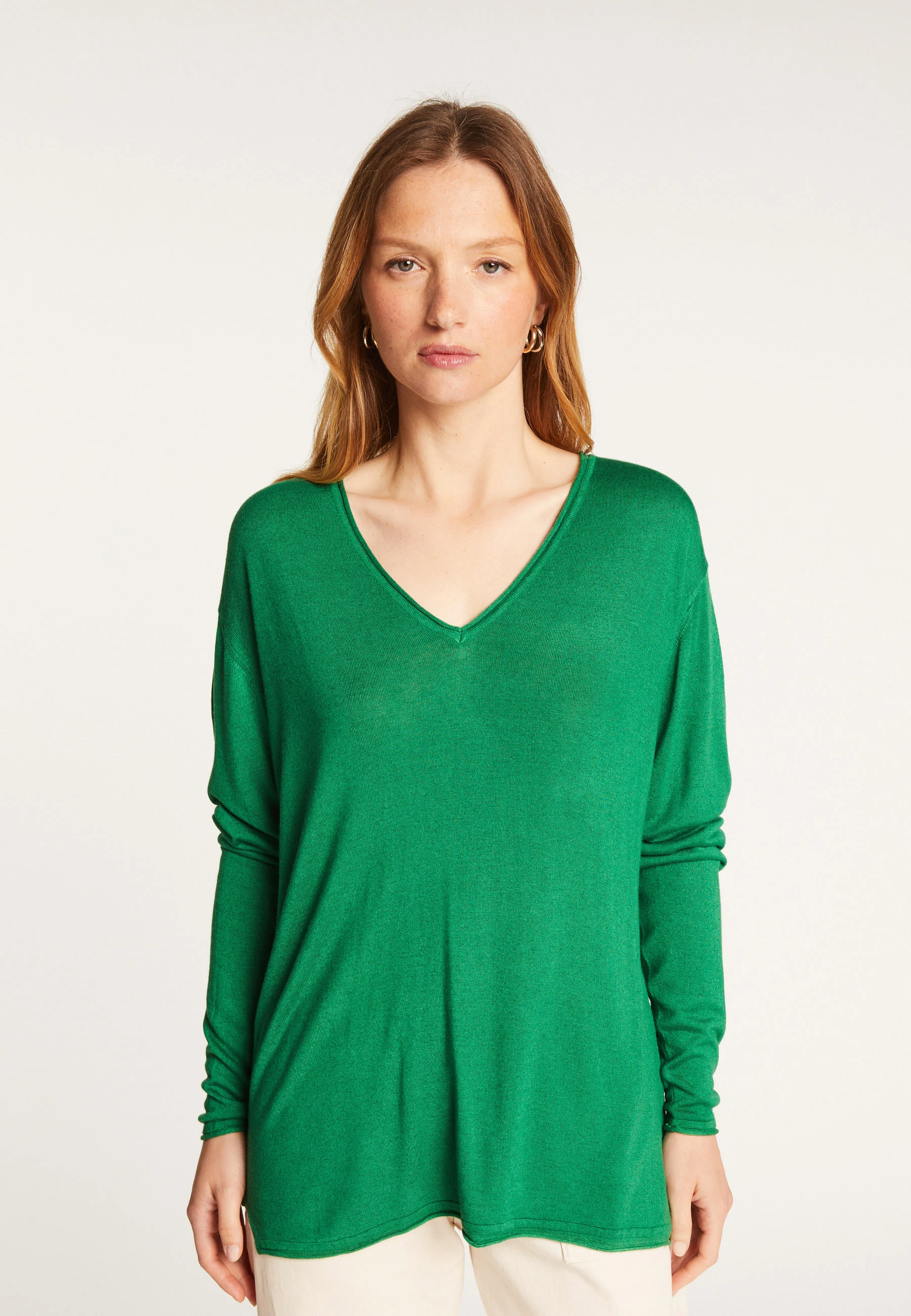 AELINEAH24 - T-shirt col v en fibre de bambou cachemire | Vert