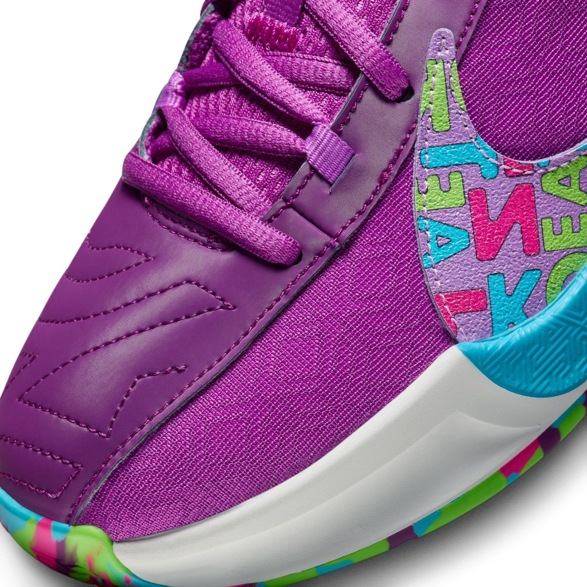 Nike Freak 5 Jnr Basketball Shoe