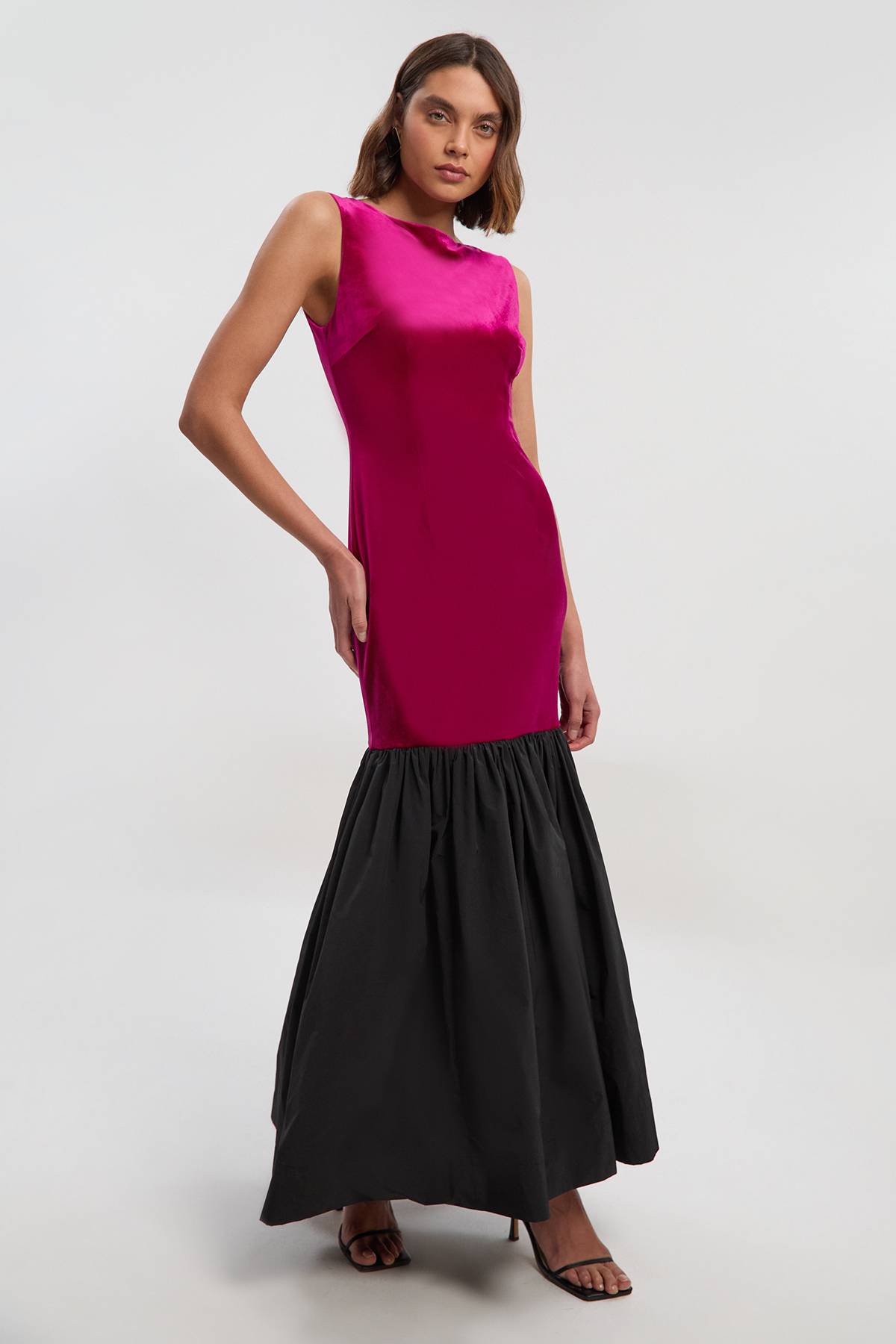 KarenMillen Robe Maxi Petite en Velours sans Manches avec Taille Basse en Taffetas
