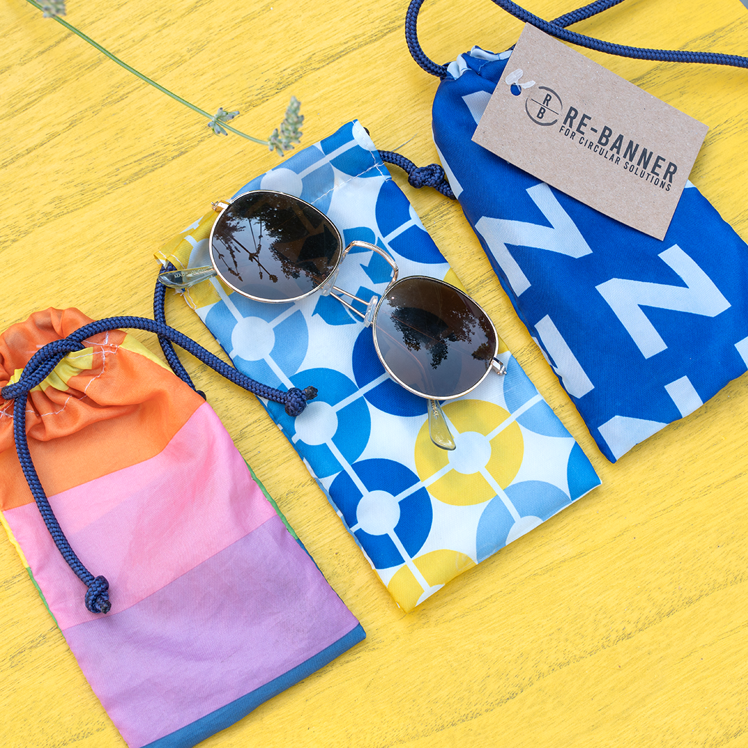 Upcycled zonnebrillen hoesje Blauw kopen? Goed en goedkoop