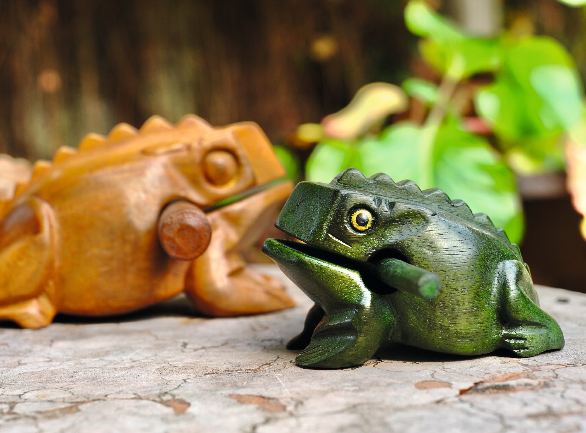 Klangfrosch aus 'Albesia'-Holz, hellgrün, T 15 cm, B 9 cm, H 9 cm günstig bestellen