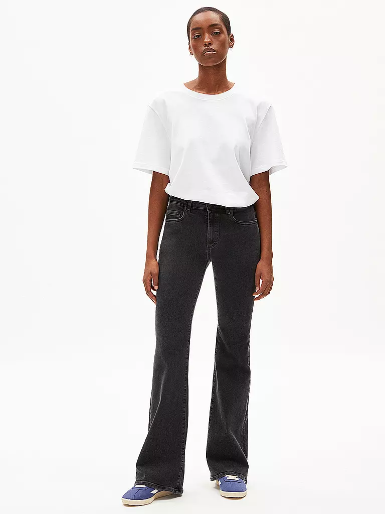 ARMEDANGELS Jeans Flared Fit ANAMAA schwarz