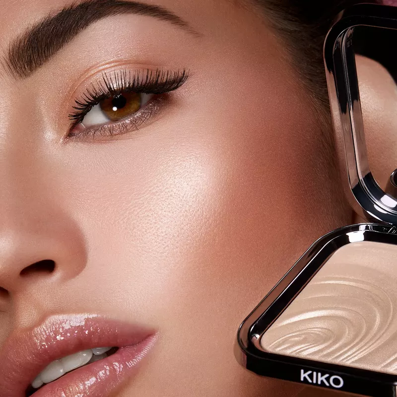 KIKO Milano Glow Fusion Intense Powder Highlighter 10,5 gr. - 01 Champagne