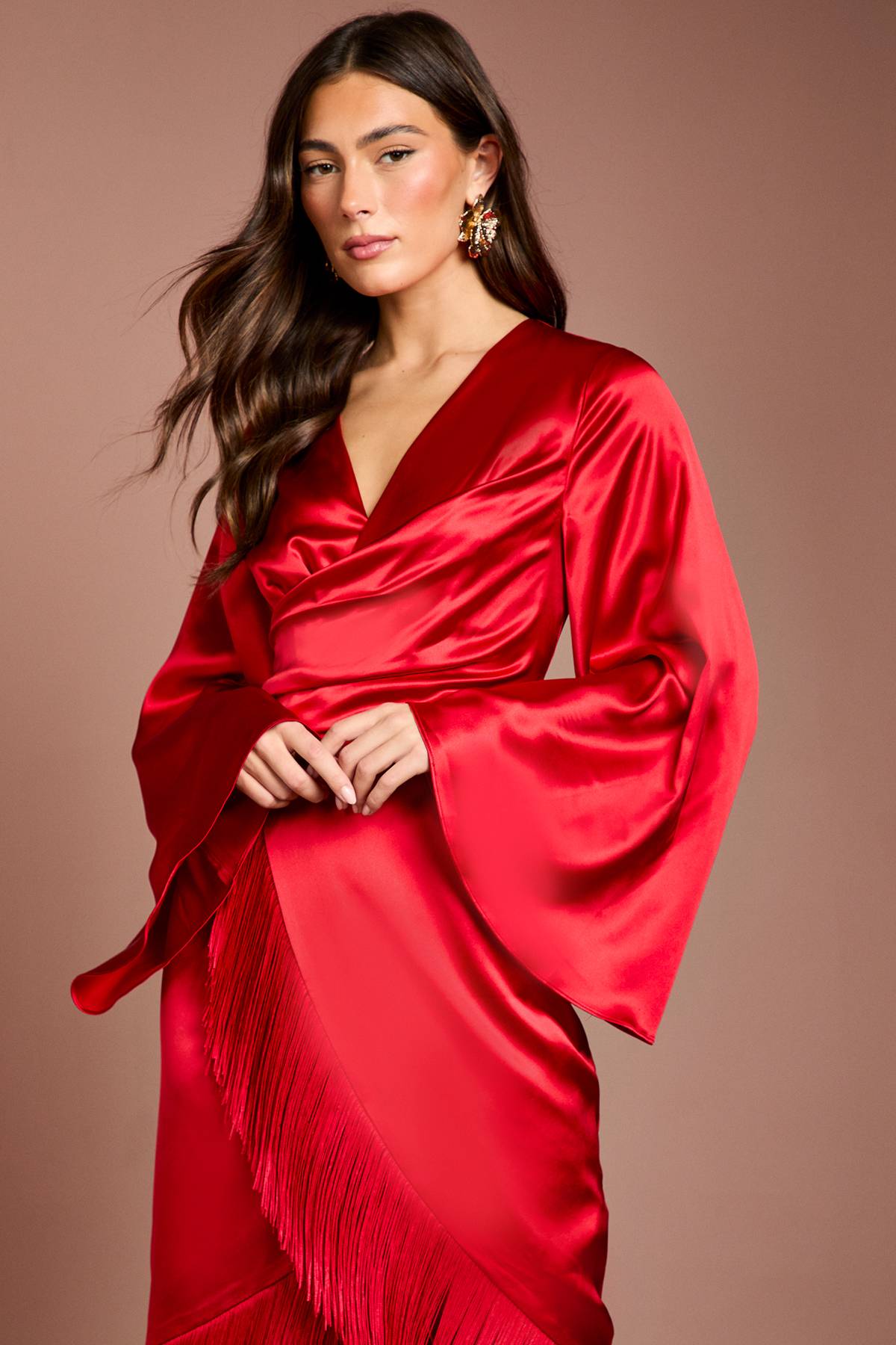 Coast Robe Mi-Longue en Satin à Taille Portefeuille et Ourlet à Franges