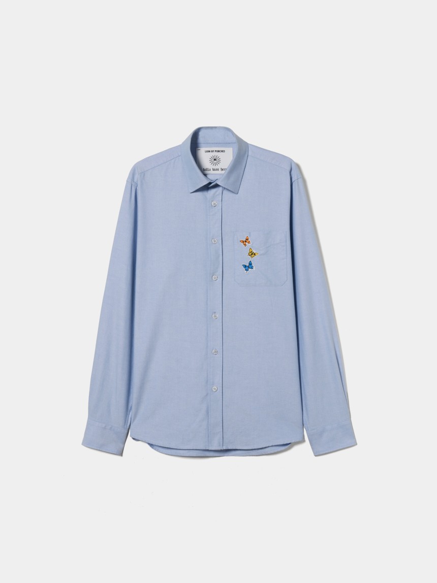 Camisa oxford com borboletas no bolso Lion x Killa