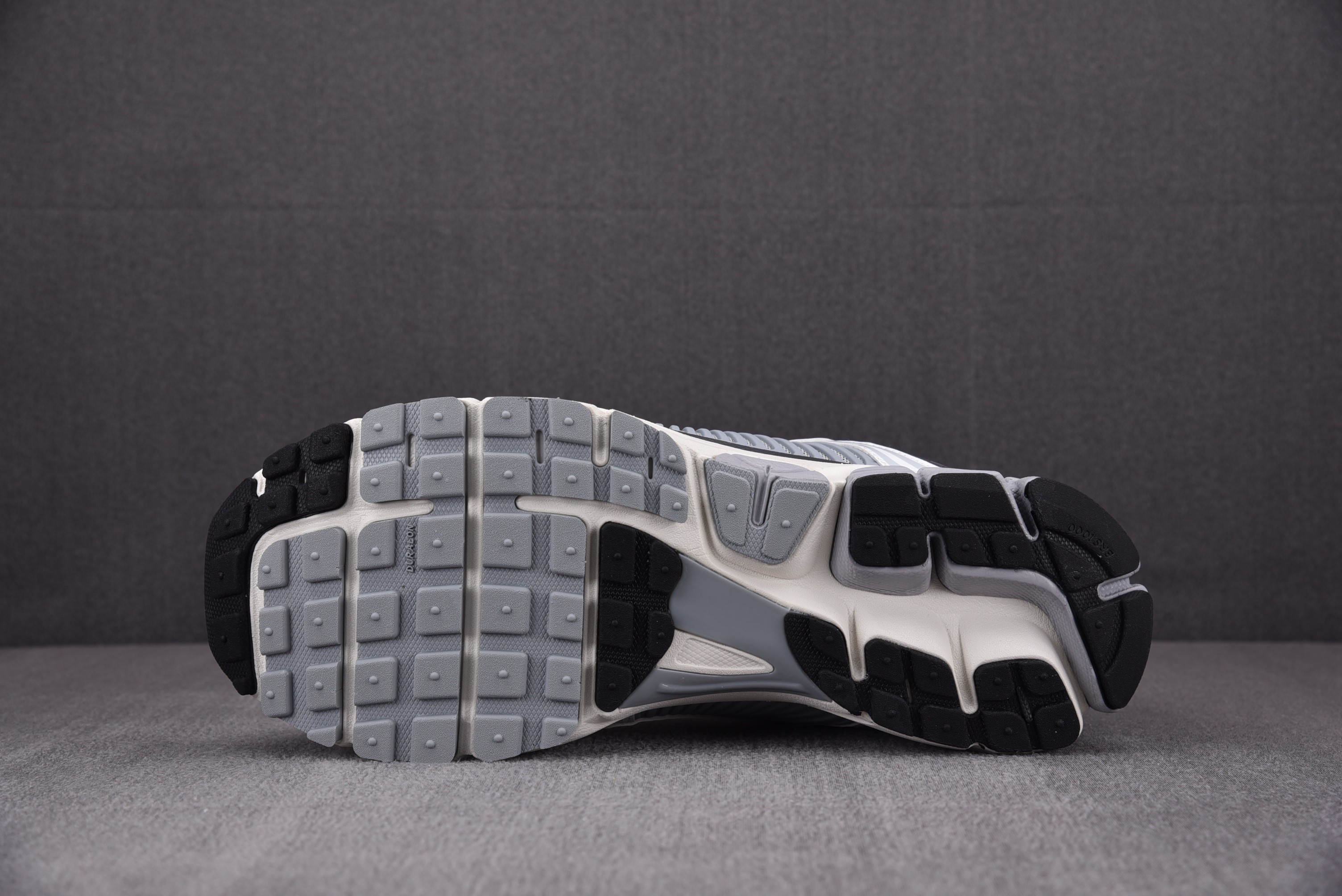 Nike Zoom Vomero 5 Pure Platinum