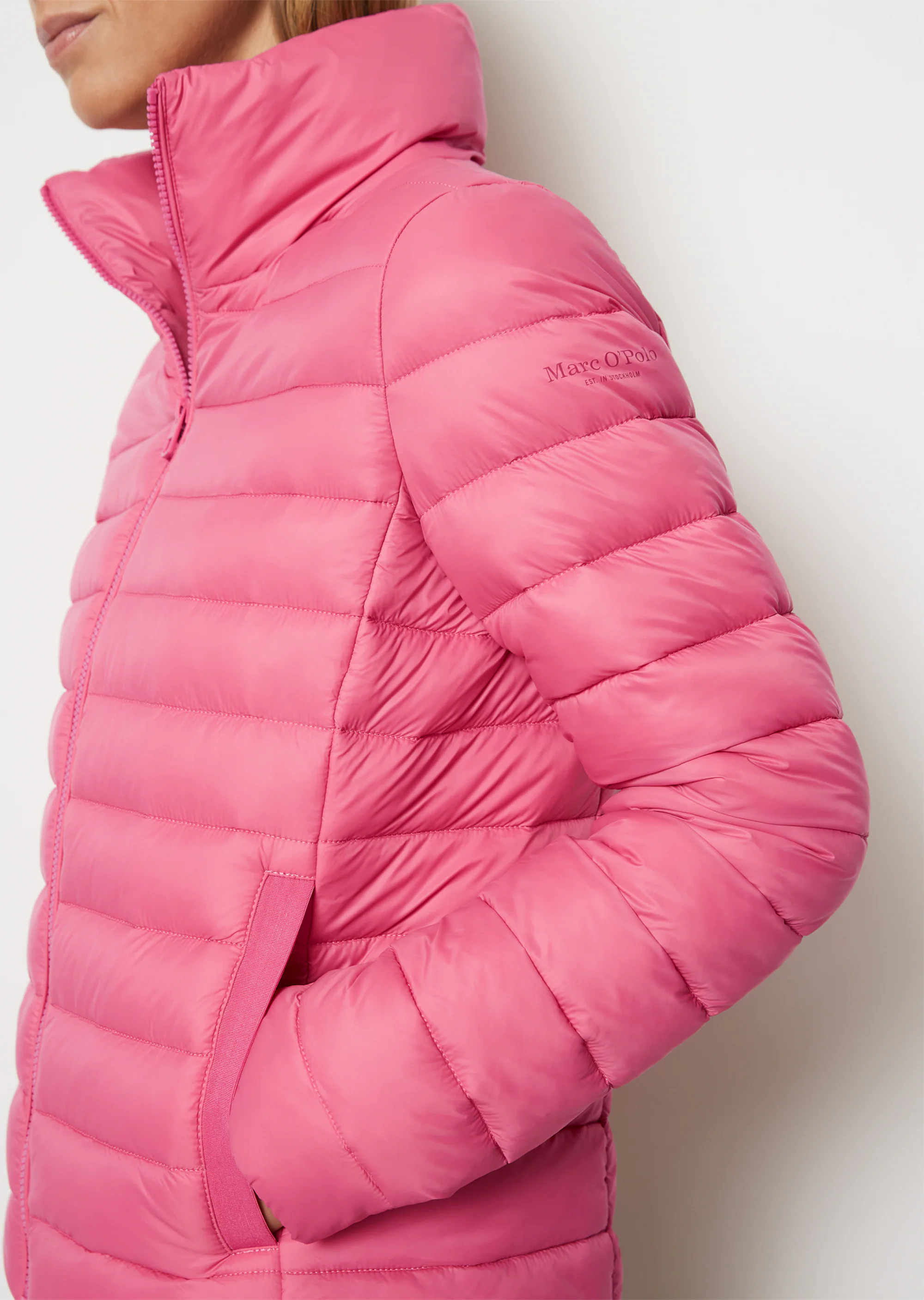Steppjacke fittedmit wasserabweisender Oberfläche
