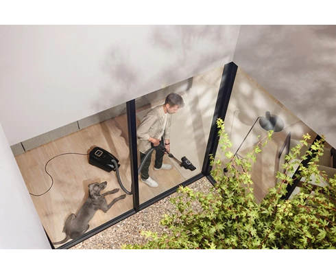 Miele Guard L1 Cat   Dog Obsidian black