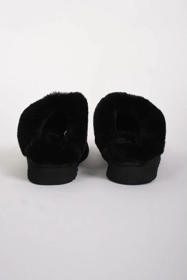 Ugg Slippers & Mules Plush Lined Black Slip-On Sandals With Thick Sole in zwart