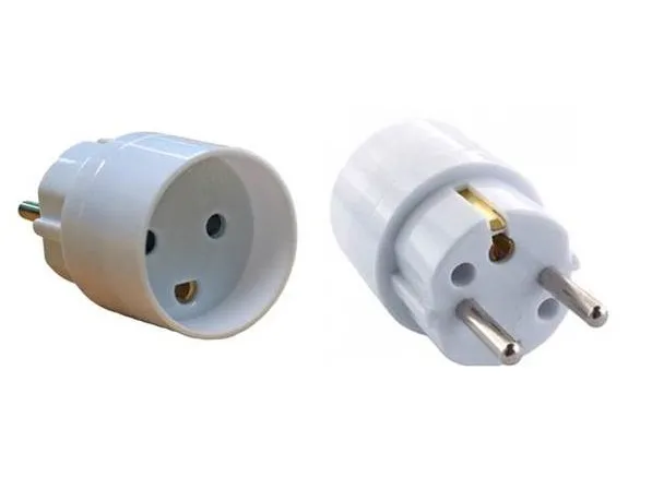 MicroConnect - Stikadapter - Type F (hun) til Type K (han) - AC 230 V - 16 A - hvid