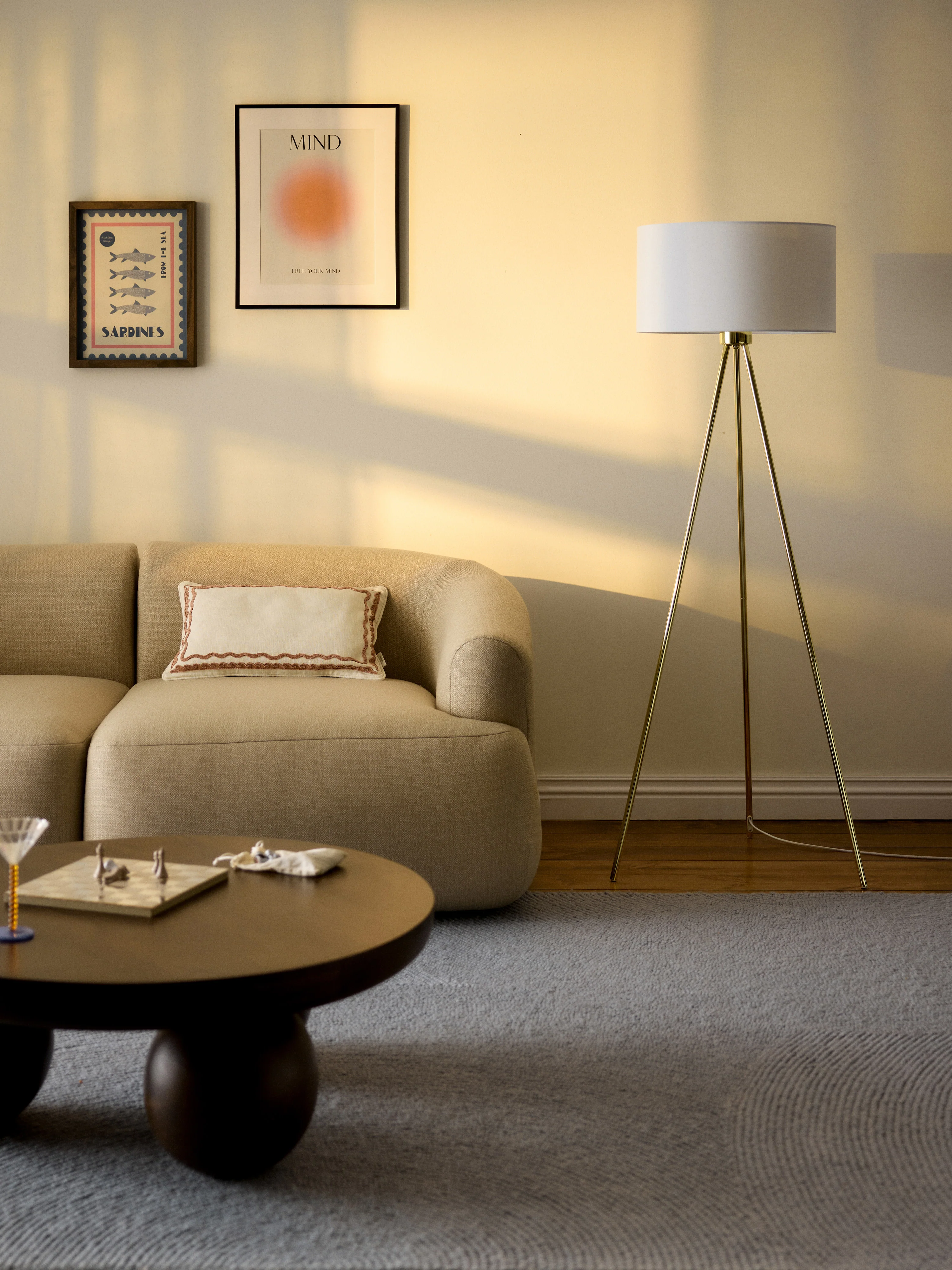 Tripod vloerlamp Cella met stoffen lampenkap