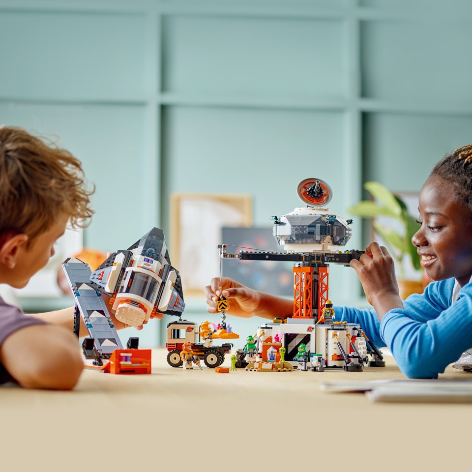 LEGO City - Rumbase og raketaffyringsrampe (60434)