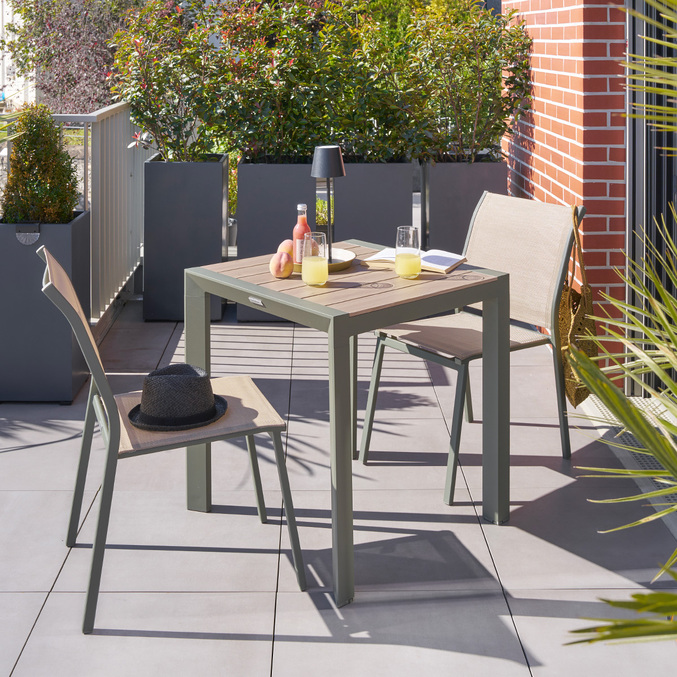 Ensemble table de jardin ÉVASION + 2 chaises empilables ESSENTIA Lin & Laurier