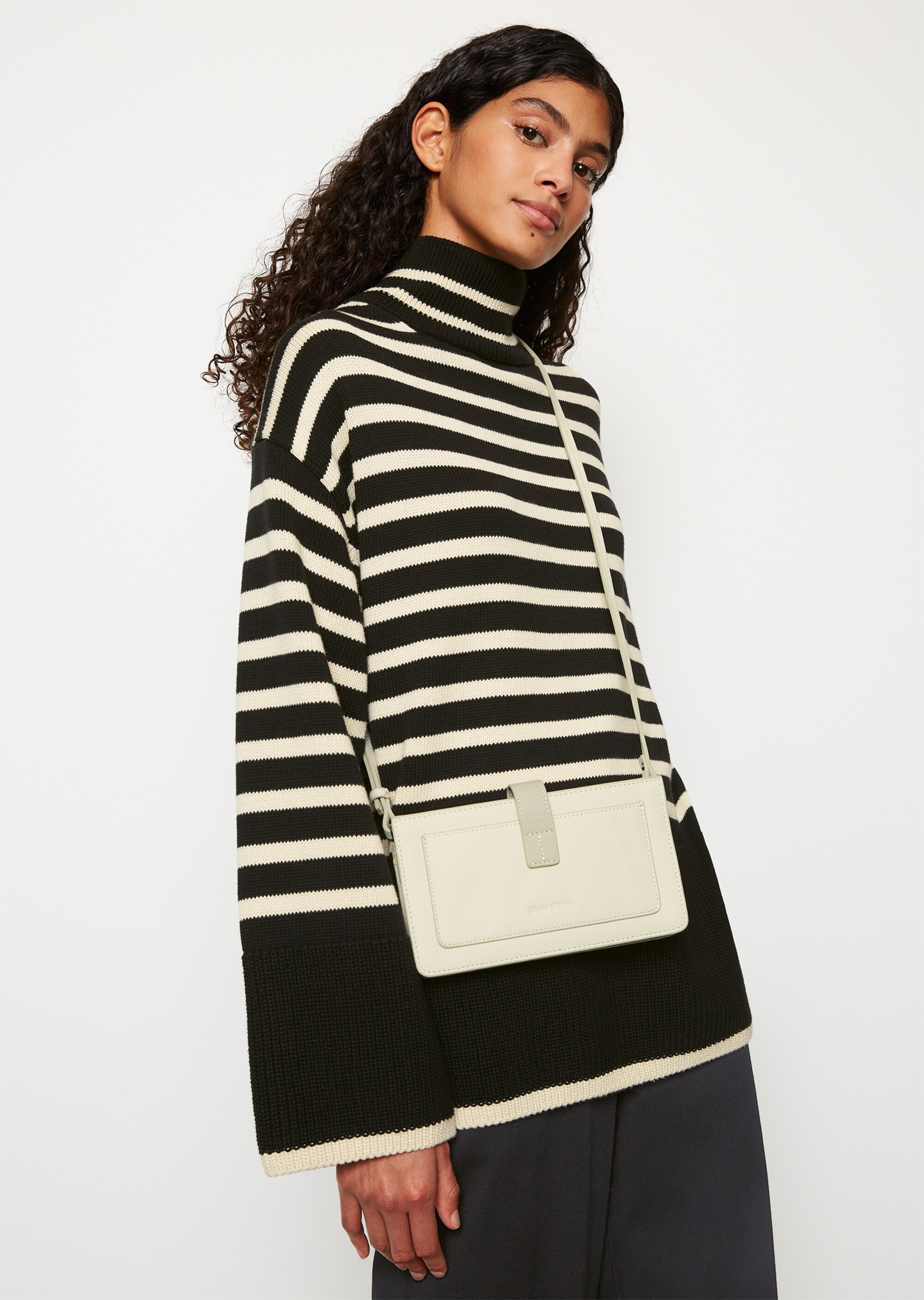 2in1 Crossbody Bagaus fein genarbtem Rindleder
