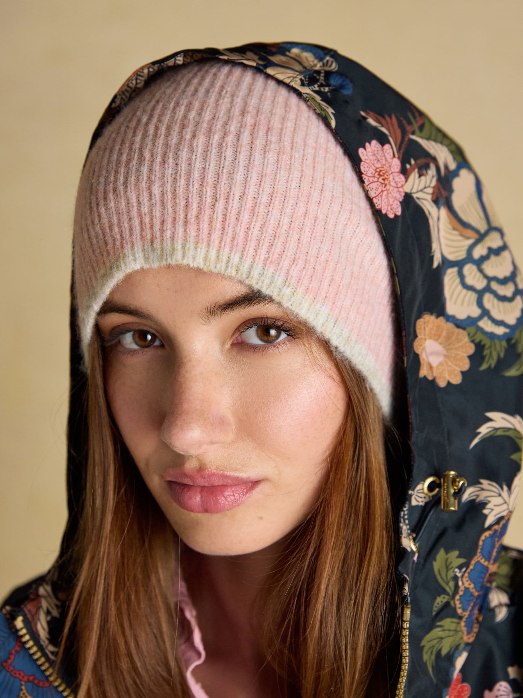 Lichtroze - Joules Kendra Fine Knit Beanie