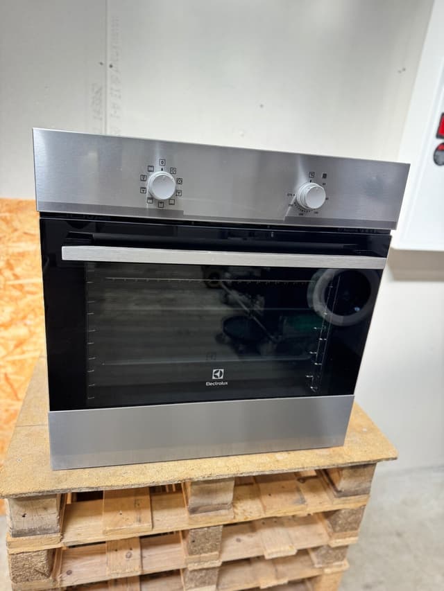 Electrolux indbygningsovn EKB100X