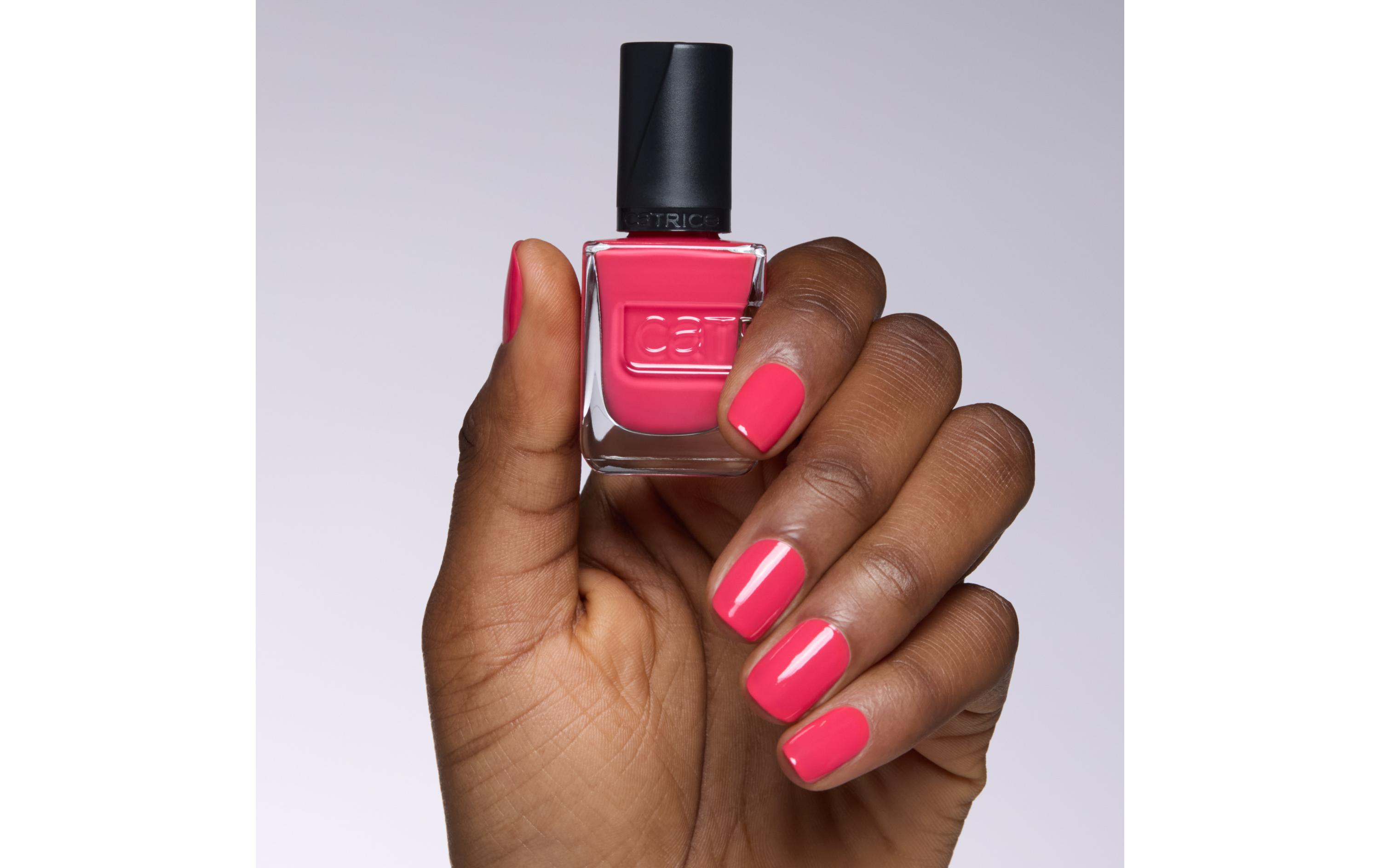 Nagellack Gel Affair 017 Peachy PrincessLanganhaltender Gel-Nagellack in einem leuchtenden, pfirsichfarbenen Pink-Ton