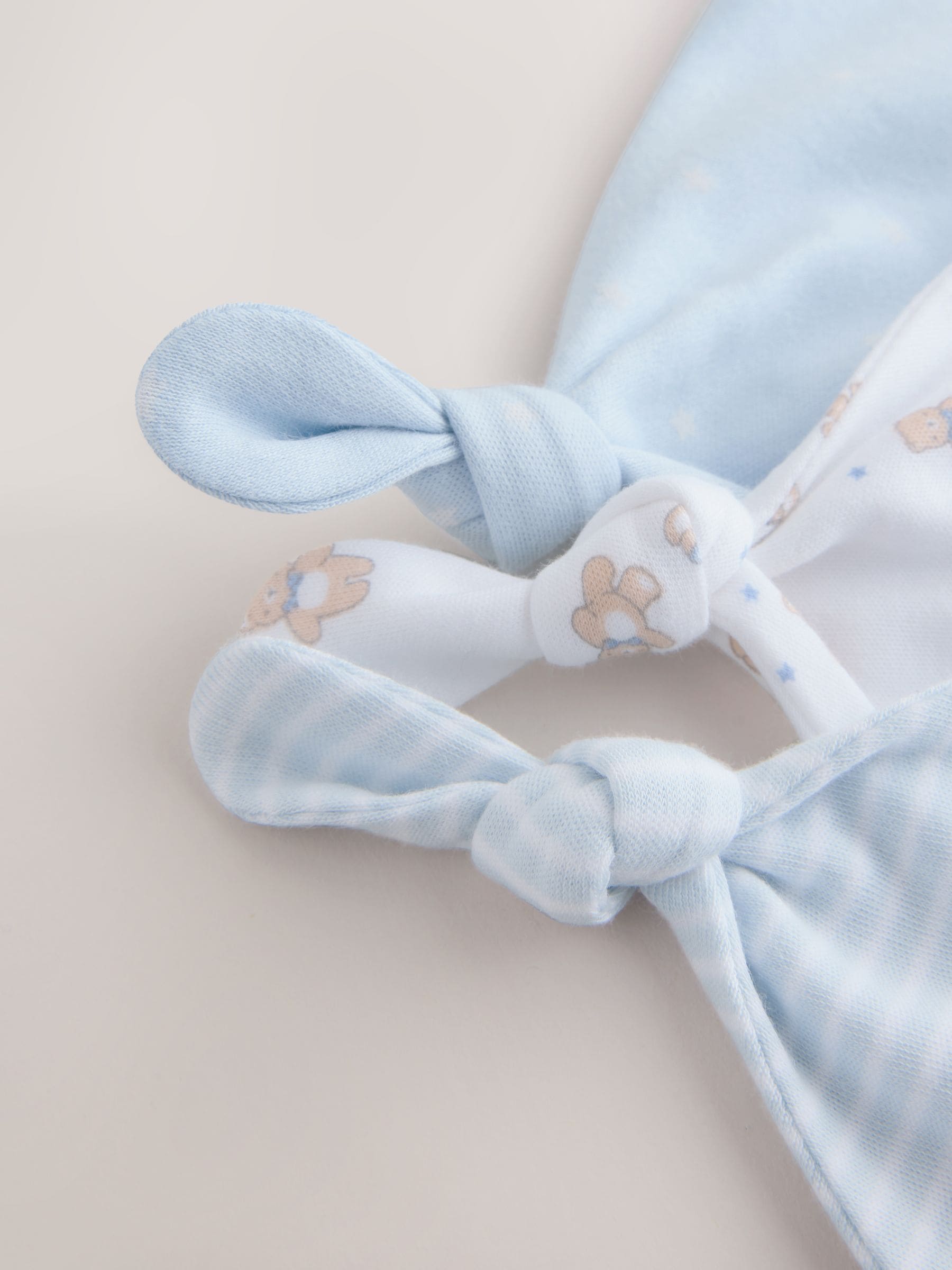 Blauw - Set van 3 babymutsen met gestrikte bovenkant (0-12mnd)
