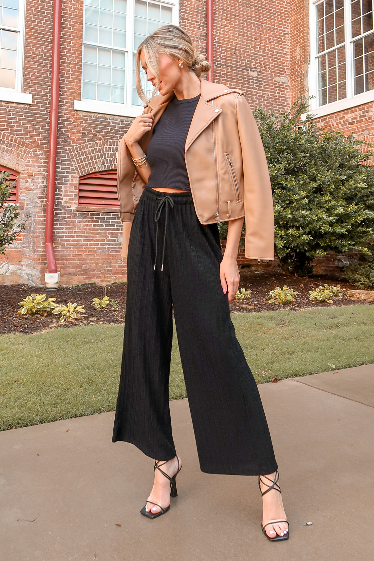 Pantalon taille haute à cordon et jambe droite onyx