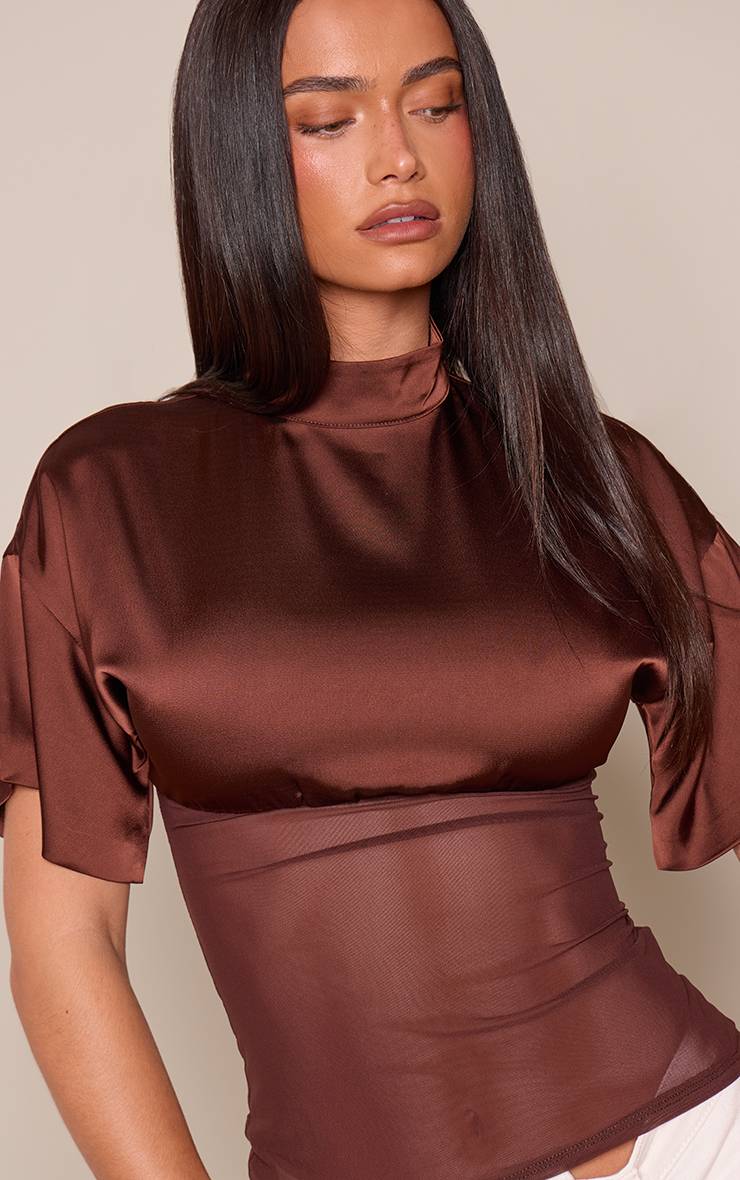 Chocolat Haut Col Montant En Satin Avec Empiècement En Mesh Contrasté