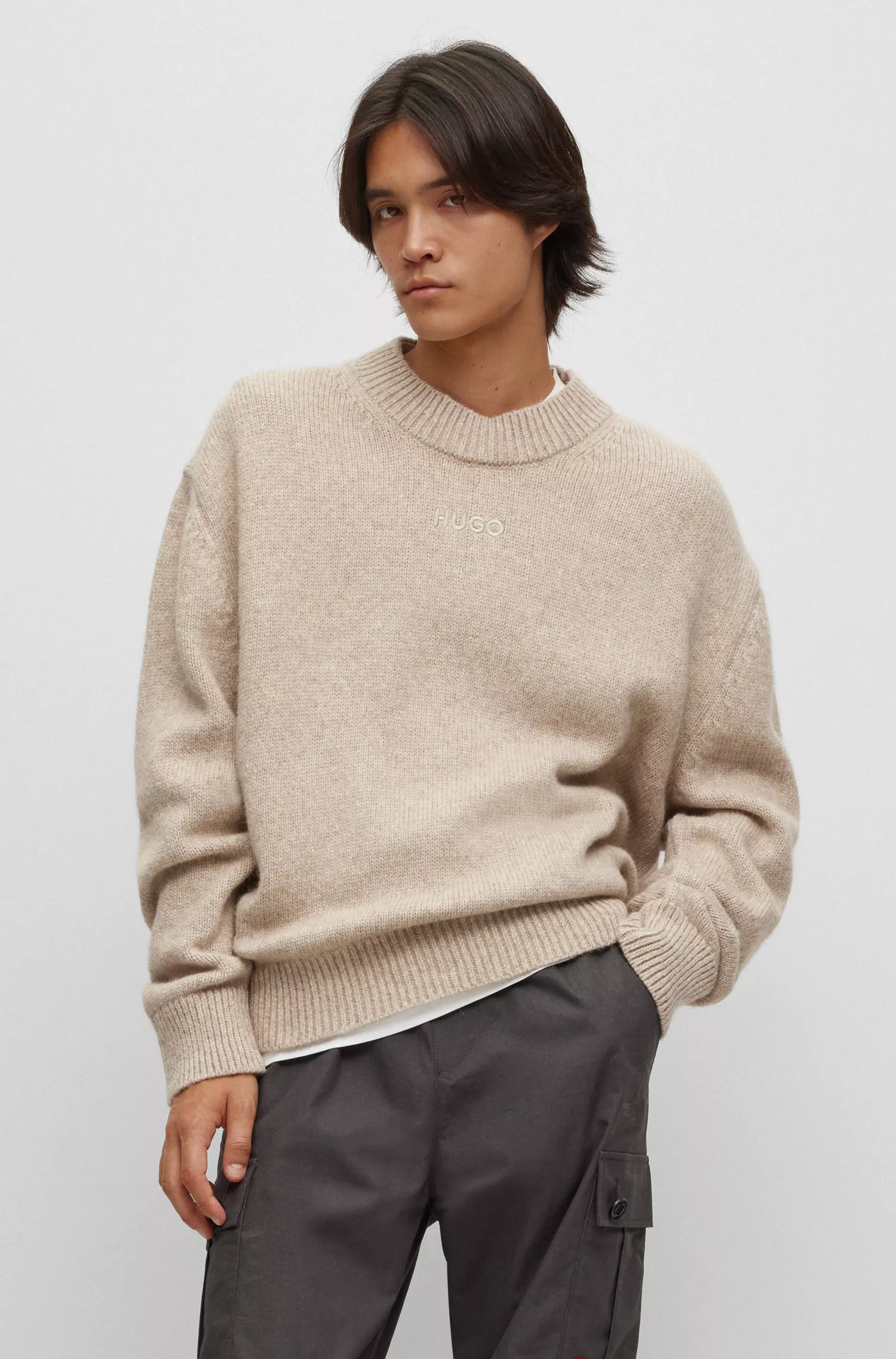 Suéter HUGO vermelho de modelagem oversized com detalhe do logo