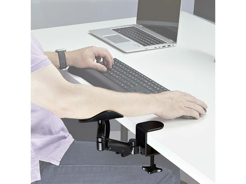 StarTech.com Adjustable Arm Rest For Desk, Clamp-On Install/No Drilling - Monteringssæt (armstøtte) - aluminium, stål, plastik - sort - skrivebordsmonterbar