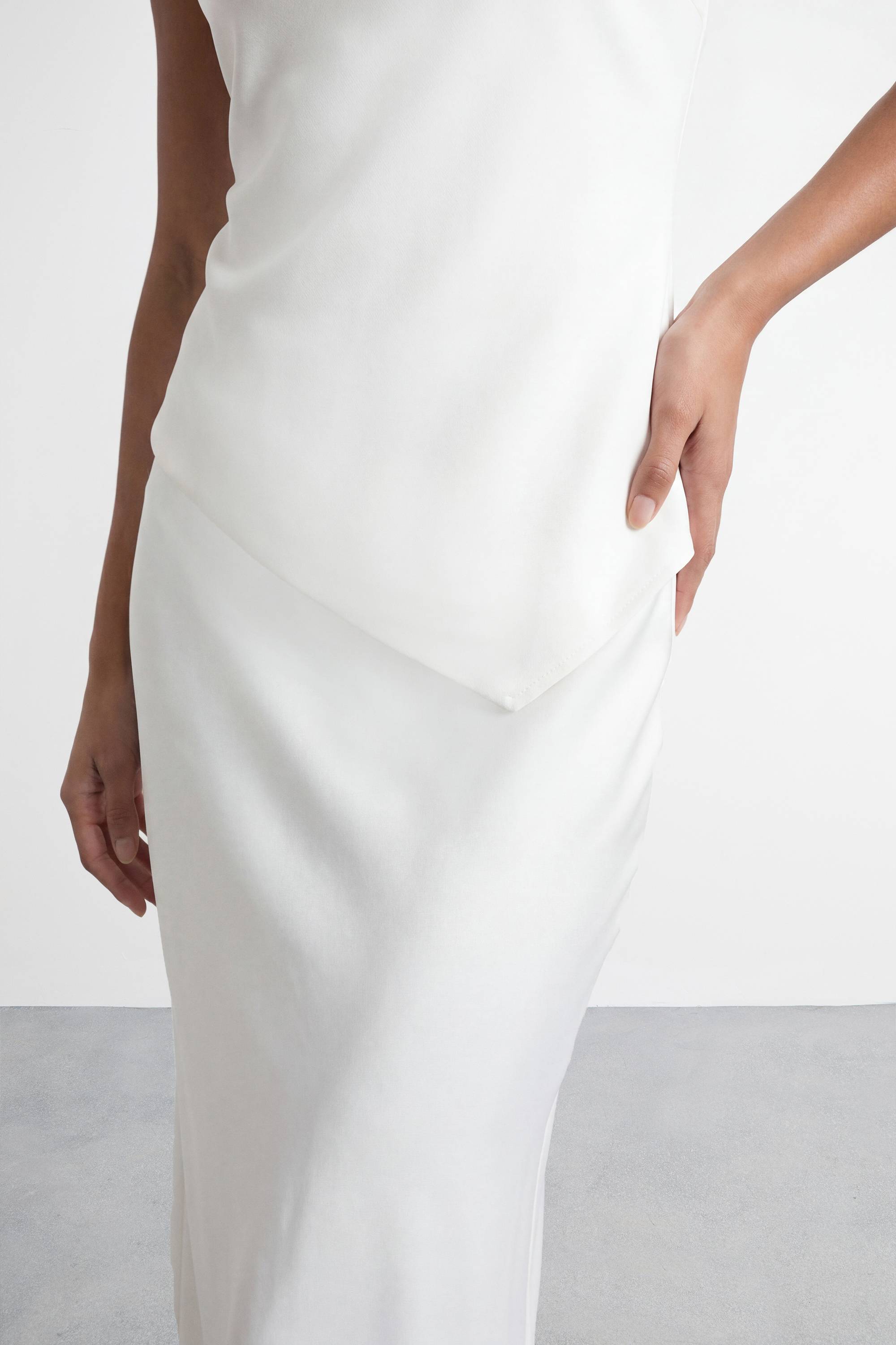 Warehouse Robe Midi En Satin À Bustier Structuré Sans Bretelles