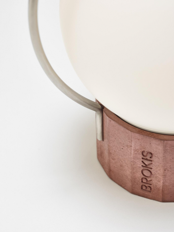 Brokis Sfera tafellamp LED oplaadbaar small rookgrijs zwart naturel