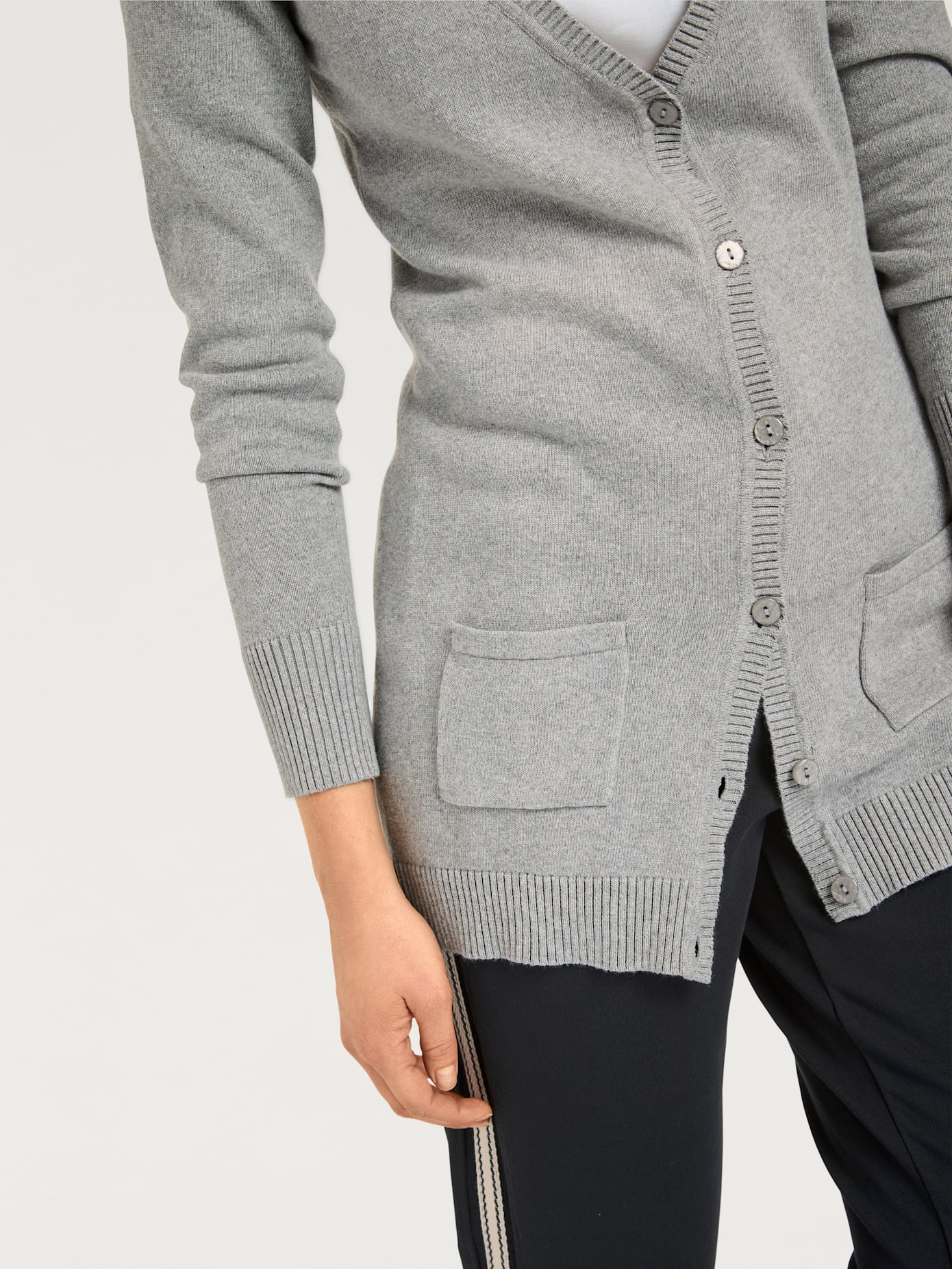 Veste en tricot fin basique incontournable, détails côtelés tendance