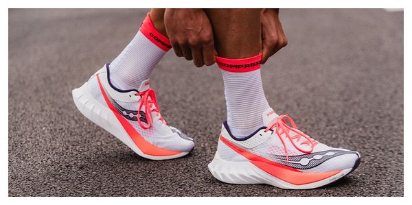 Chaussettes Compressport Pro Racing V4.0 Run High Blanc/Rouge