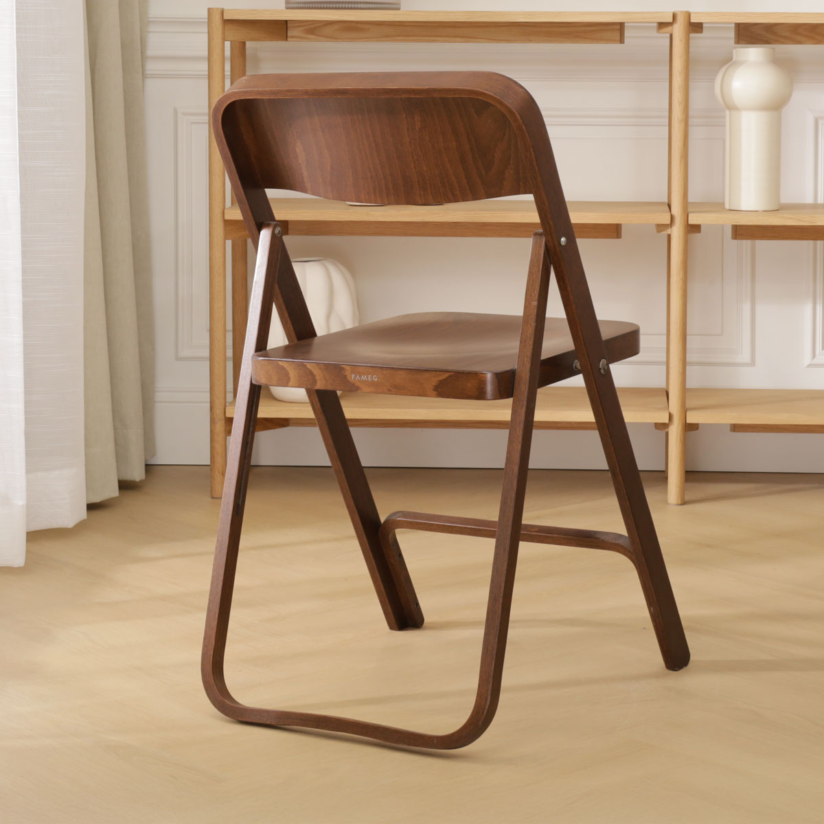 Houten klapstoel Flip - walnoot