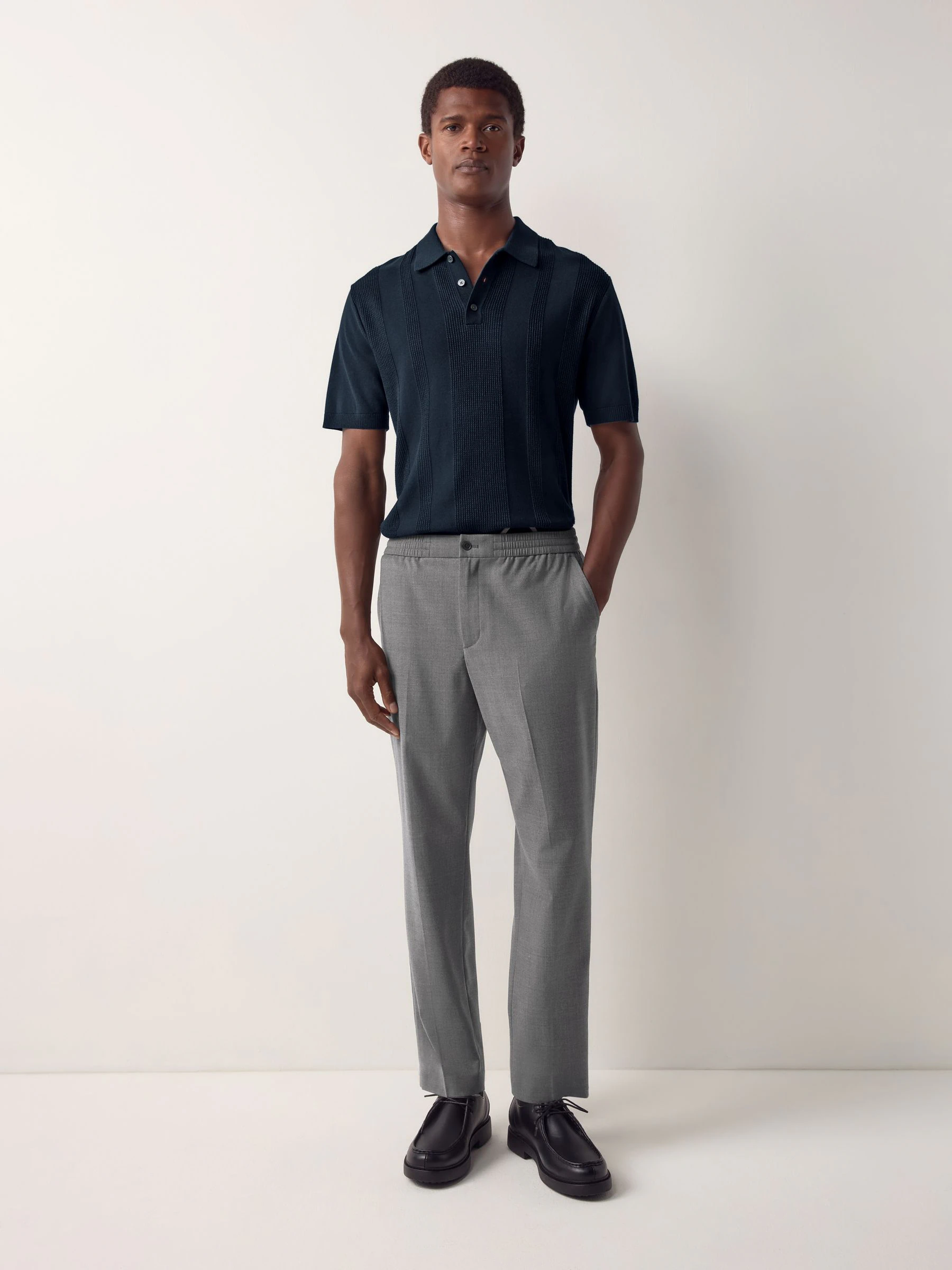 Donkerblauw - Regular-fit poloshirt met textuur, hoog katoengehalte, korte mouwen en gebreid
