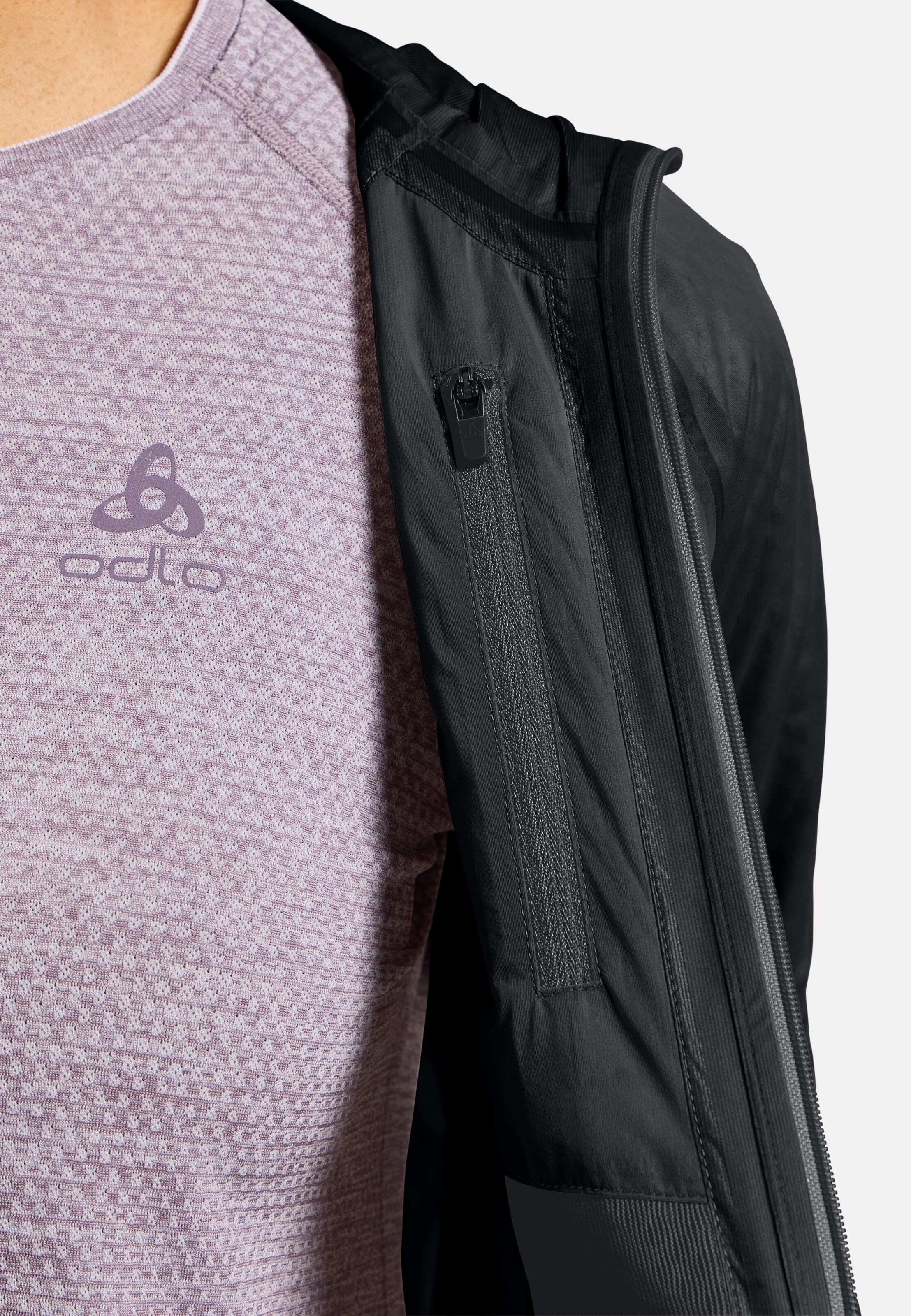 Isolierte und wasserdichte Dual Dry Performance Knit Laufjacke in black