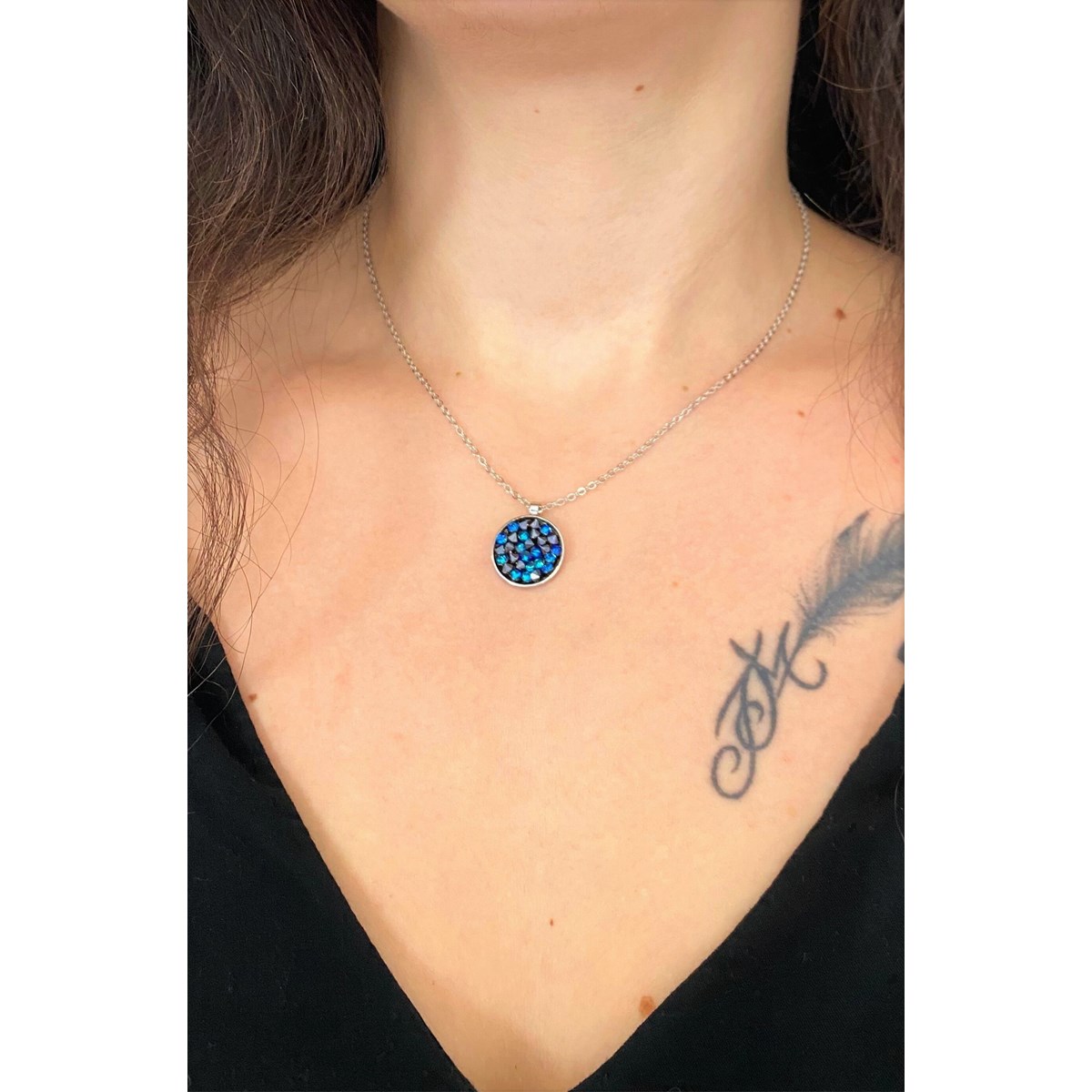 Collier orné de cristaux Swarovski avec pierre crystal Rose en plaqué Or blanc et rhodié