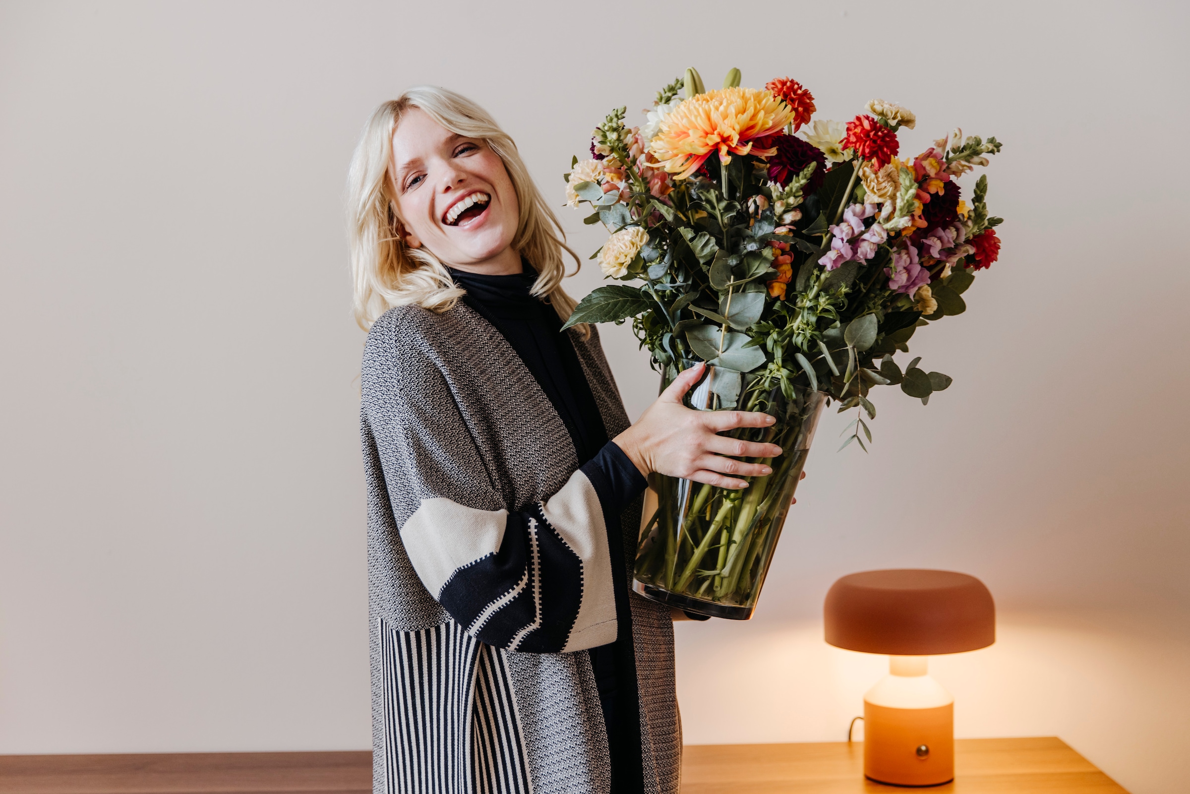 Aniston SELECTED Strickjacke , mit Fransen am Saum