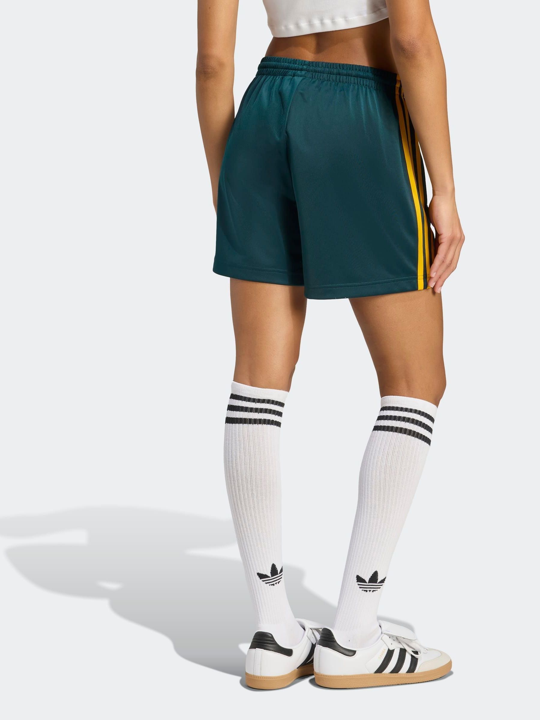 Groen - Adidas Original Firebird shorts