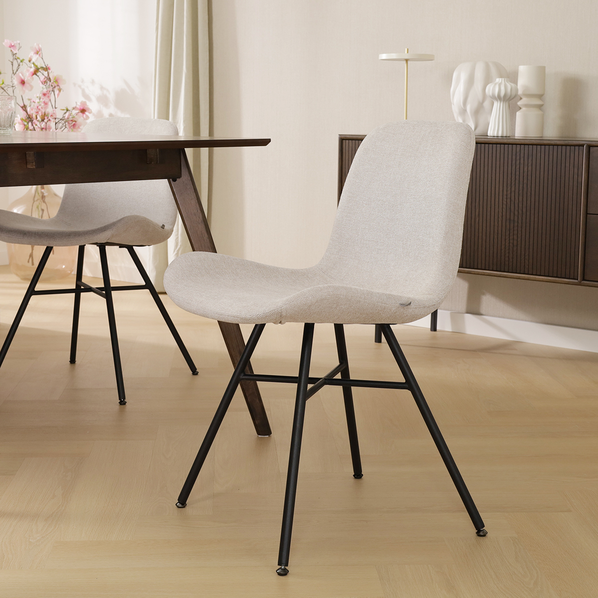 Eetkamerstoel Noa-Fé beige - zwart onderstel - set van 2