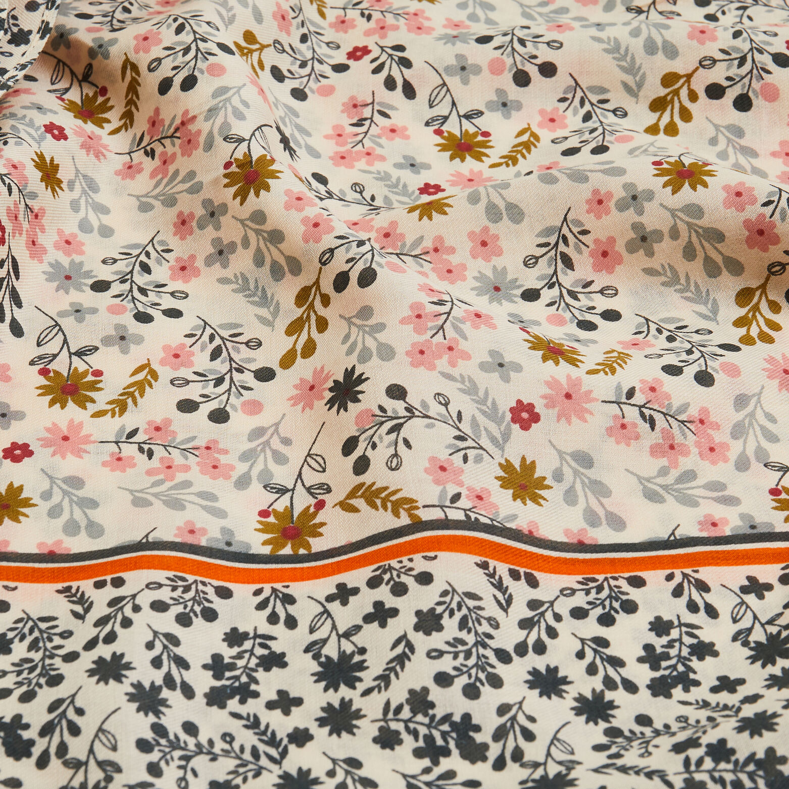 Foulard carré fleuri femme