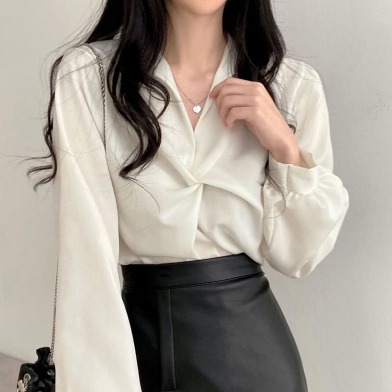 Trisica - Blouse met V-hals en gedraaide voorkant