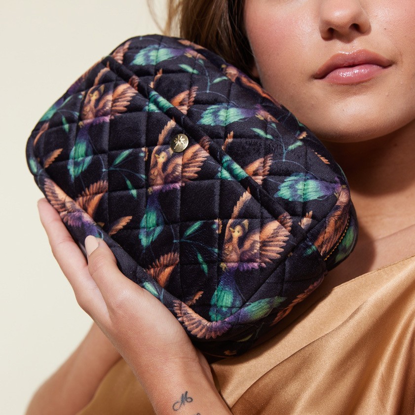 Fan Palm Beauty Bag Black Hummingbird Medium