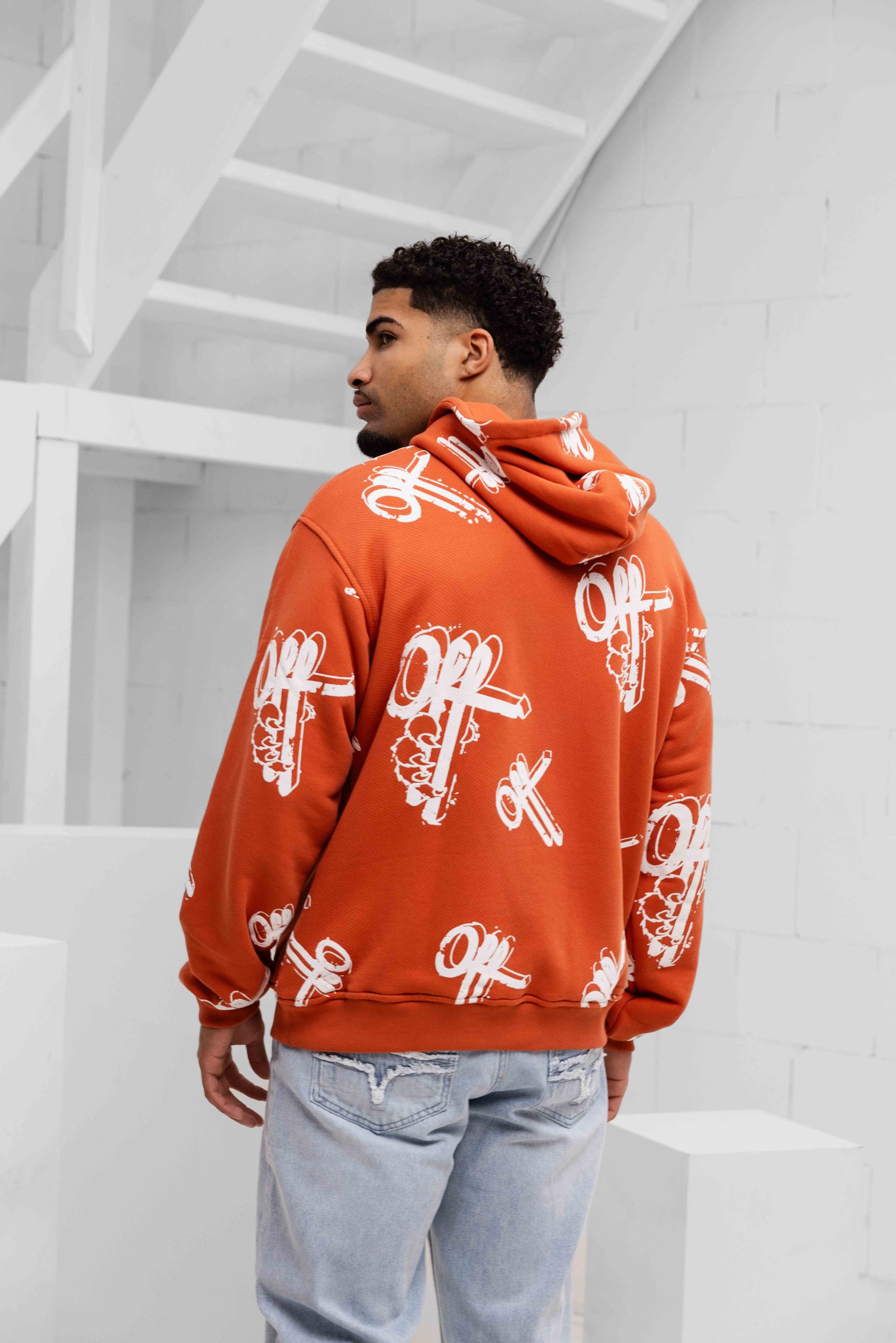 Off The Pitch Off-Mark Hoodie Heren Oranje/Wit
