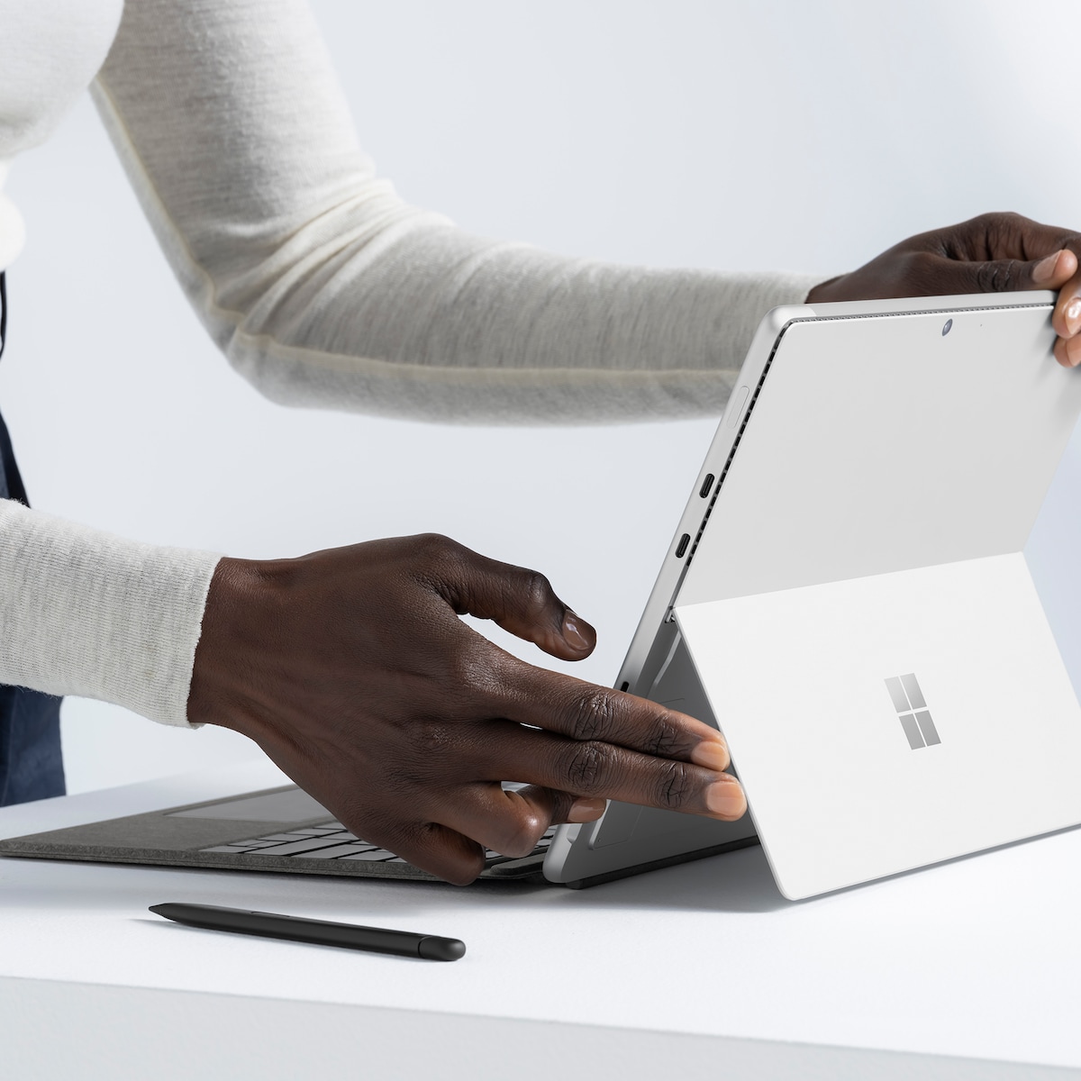 Microsoft Surface Pro 2024 tastatur + Slim Pen (sort)
