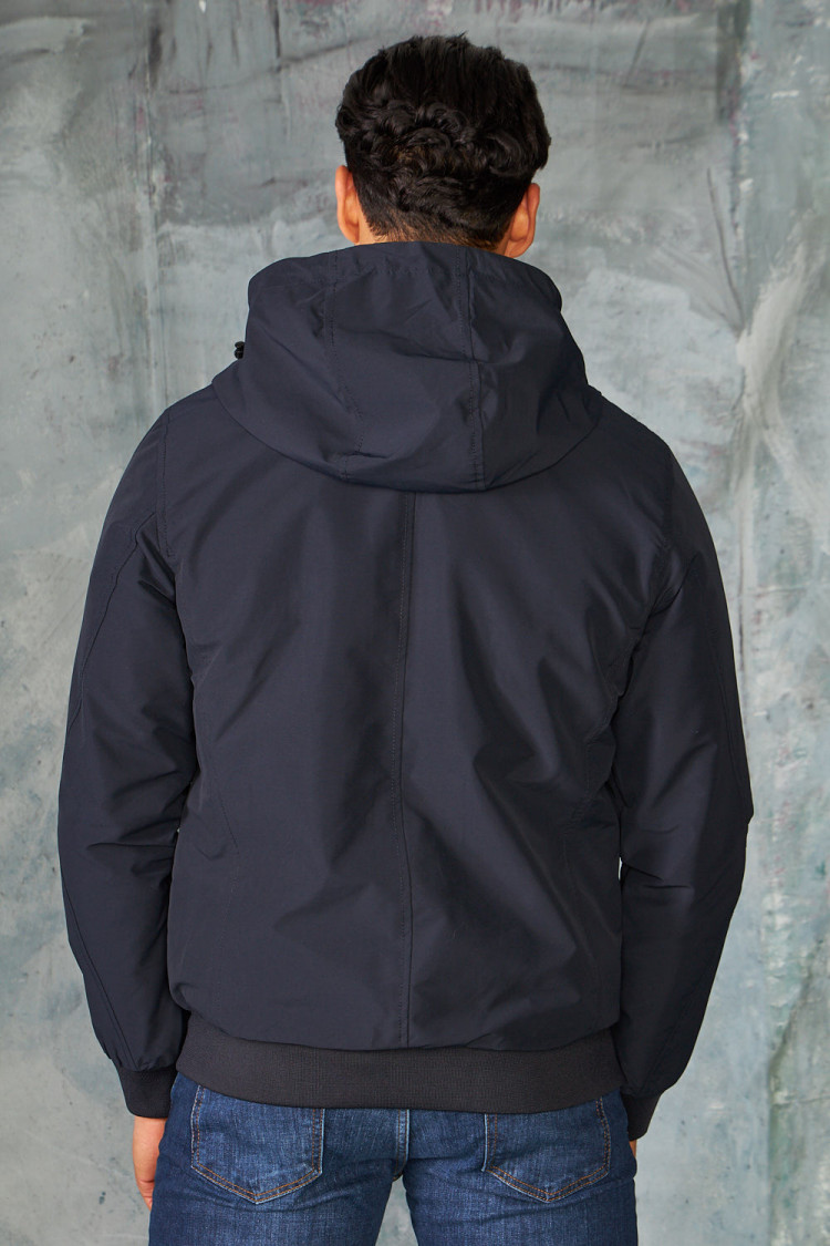 Veste à capuche bleue foncé