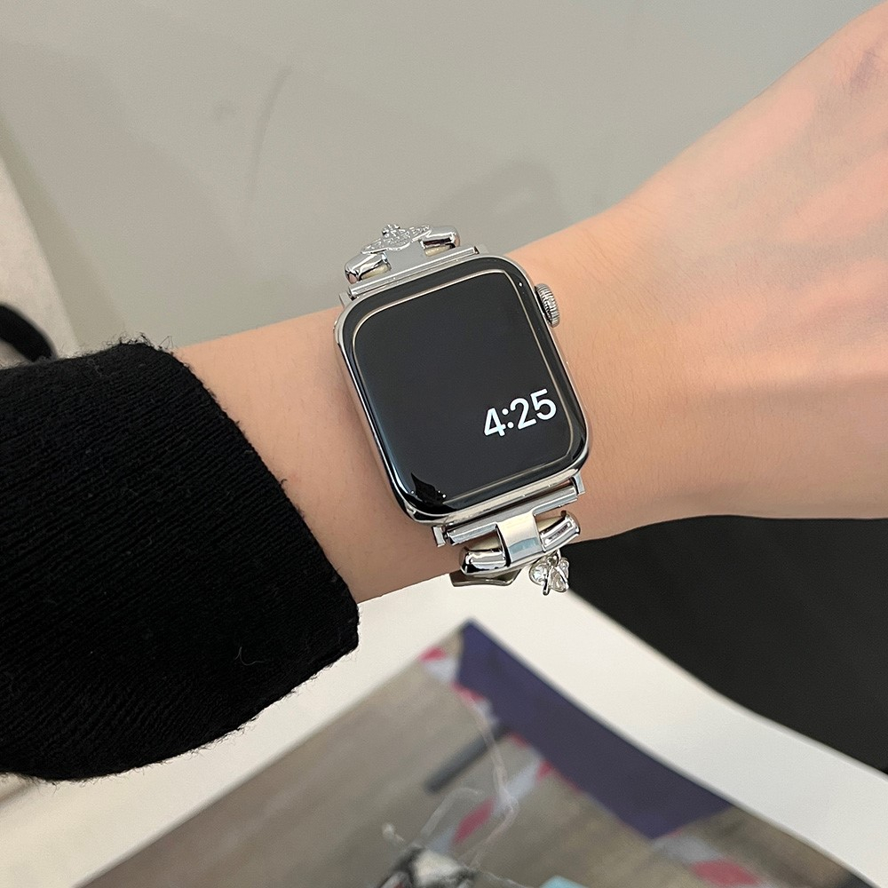 Apple Watch (42/41/40/38 mm) Echtleder Ersatz Armband mit Anhänger (Gelenkumfang 160 - 220 mm) - Apricot / Silber