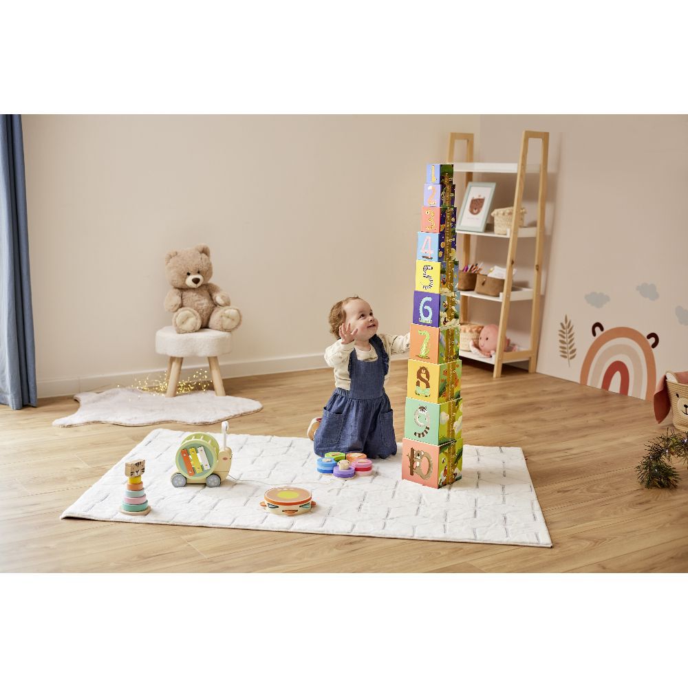 Pyramide d'éveil 10 cubes en carton à empiler H.110 cm