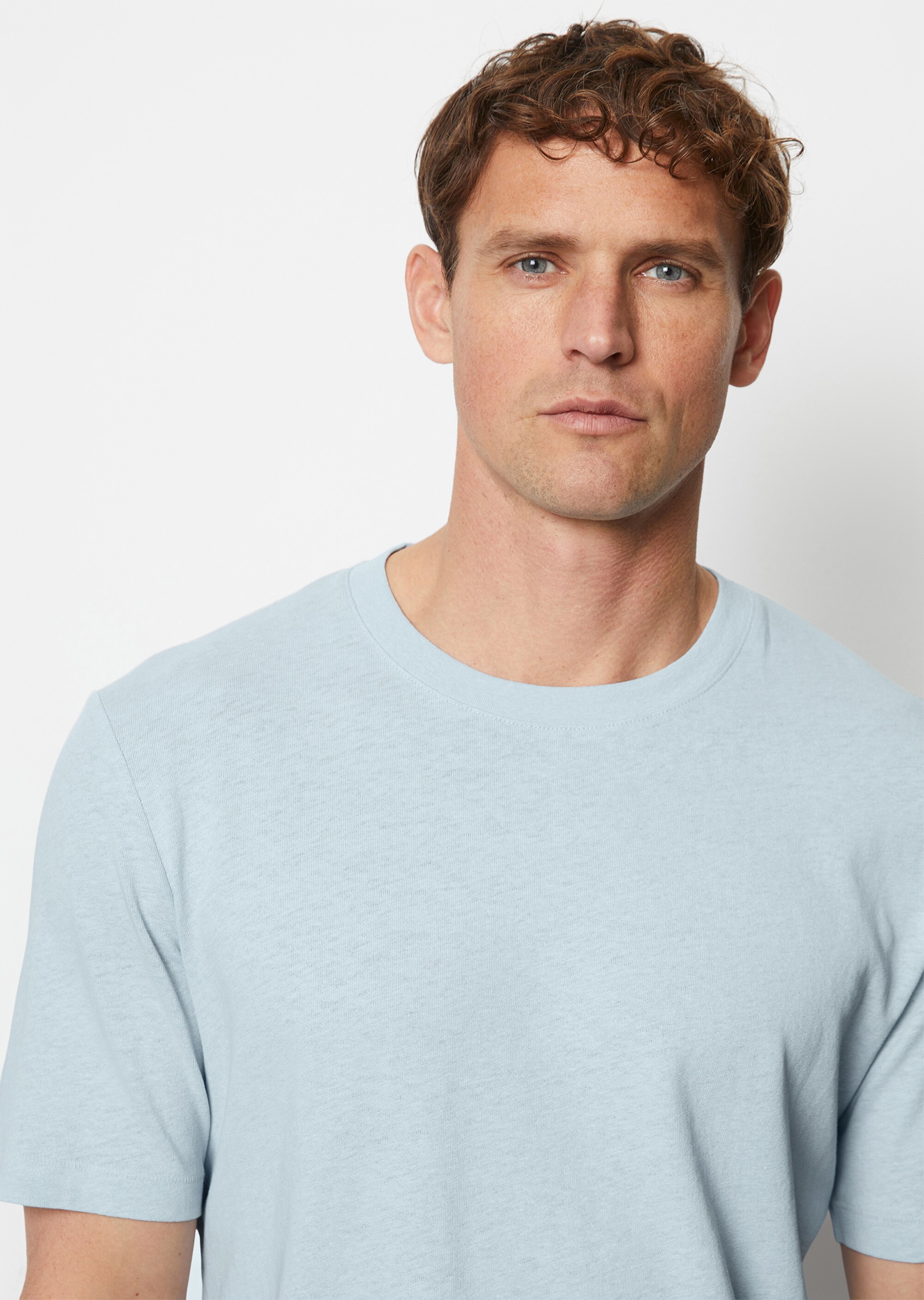 T-Shirt regular aus Bio-Baumwolle und Leinen